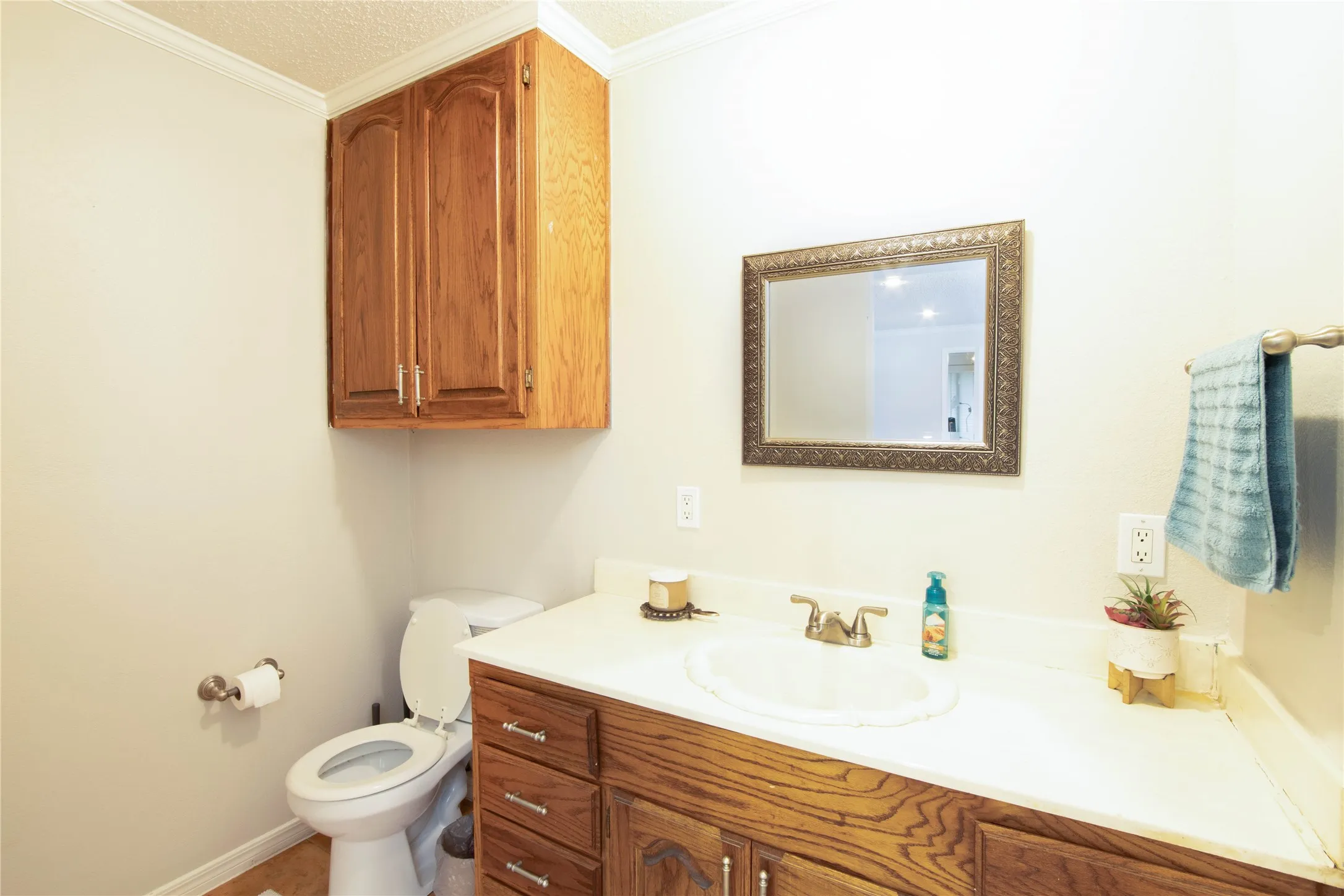 Single Family Residence For Sale in Dallas County , 3641 Green Hollow Drive, Grand Prairie, Texas 75052, 3 Bedroom, 3 Bathroom, 2 Garage spaces, 2,417 Sqft, built in 1986, mls#21346476, Real Estate Agent in Grand Prairie, Homes For Sale in Dallas county, Homes For Sale in Grand Prairie, Realtor in Grand Prairie Texas, Real Estate Brokerage Independent Realty Texas, Luminita Cordes Realtor