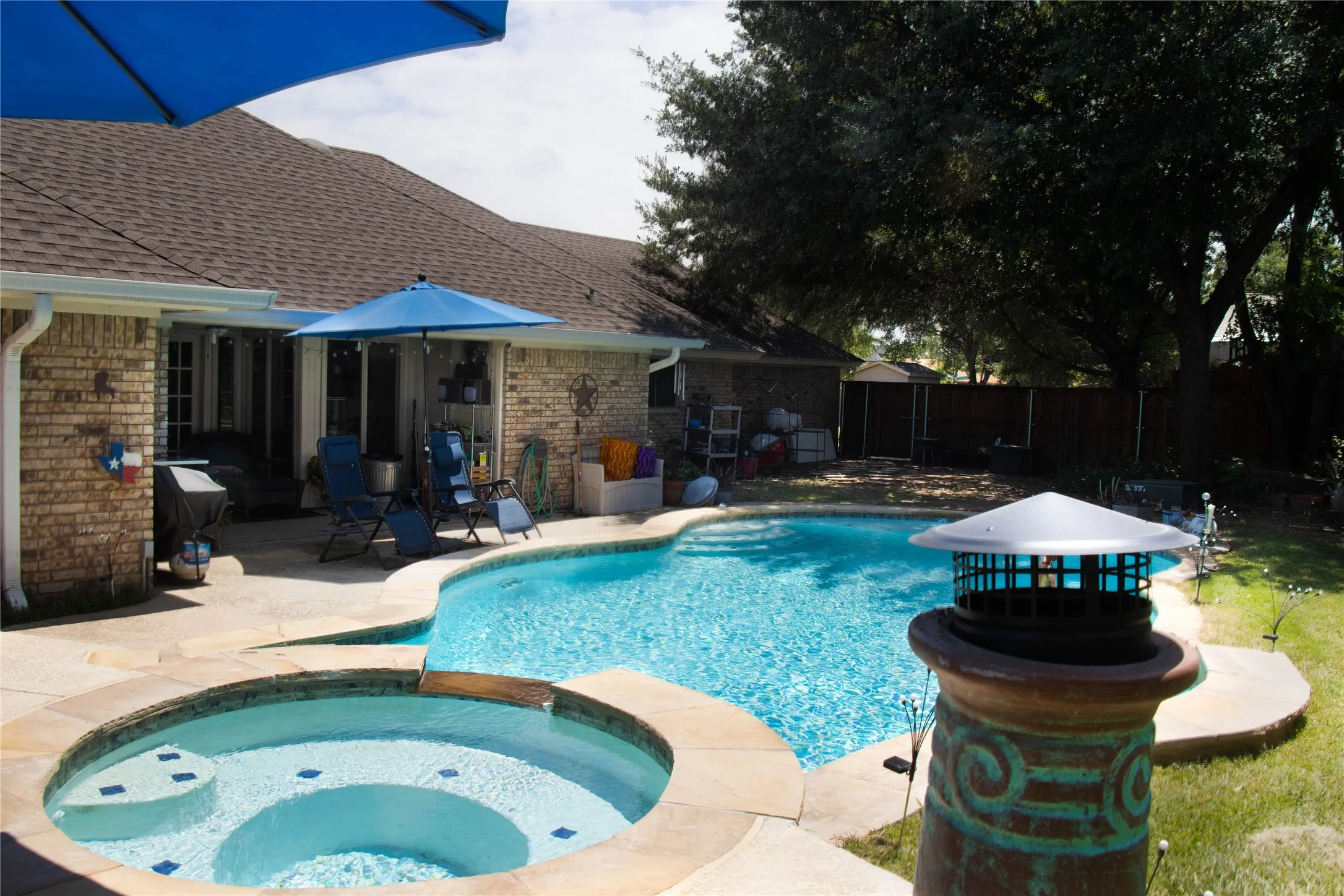 Single Family Residence For Sale in Dallas County , 3641 Green Hollow Drive, Grand Prairie, Texas 75052, 3 Bedroom, 3 Bathroom, 2 Garage spaces, 2,417 Sqft, built in 1986, mls#21346476, Real Estate Agent in Grand Prairie, Homes For Sale in Dallas county, Homes For Sale in Grand Prairie, Realtor in Grand Prairie Texas, Real Estate Brokerage Independent Realty Texas, Luminita Cordes Realtor