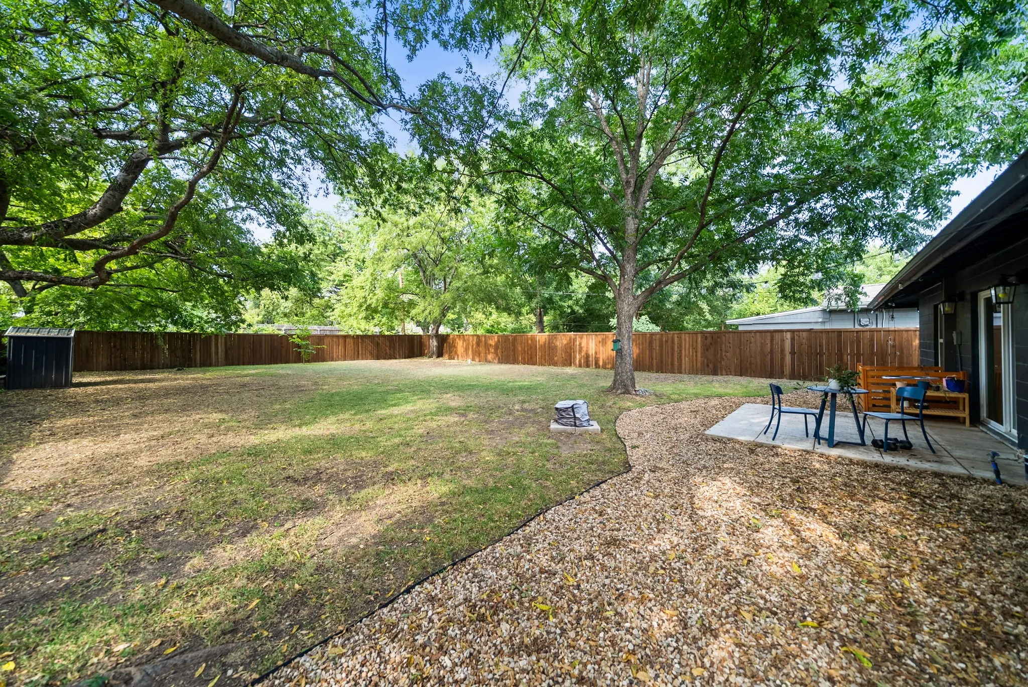 Single Family Residence For Sale in Denton County , 702 Crescent Street, Denton, Texas 76201, 3 Bedroom, 2 Bathroom, Garage spaces, 1,077 Sqft, built in 1949, mls#21324291, Real Estate Agent in Denton, Homes For Sale in Denton county, Homes For Sale in Denton, Realtor in Denton Texas, Real Estate Brokerage Independent Realty Texas, Luminita Cordes Realtor
