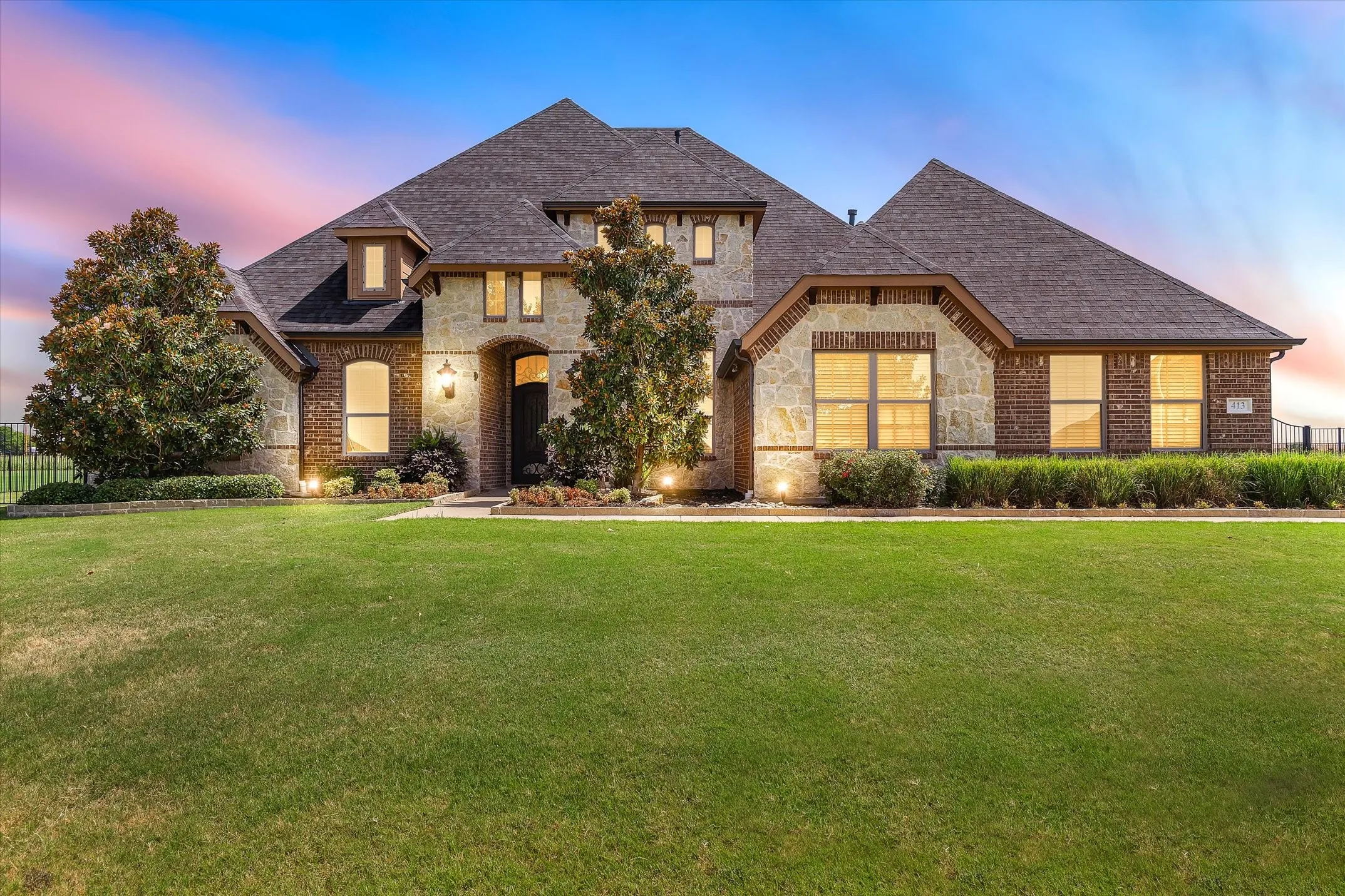 Single Family Residence For Sale in Rockwall County , 413 Cattle Barron Drive, Mclendon Chisholm, Texas 75032, 4 Bedroom, 4 Bathroom, 3 Garage spaces, 3,067 Sqft, built in 2016, mls#21346478, Real Estate Agent in Mclendon Chisholm, Homes For Sale in Rockwall county, Homes For Sale in Mclendon Chisholm, Realtor in Mclendon Chisholm Texas, Real Estate Brokerage Independent Realty Texas, Luminita Cordes Realtor