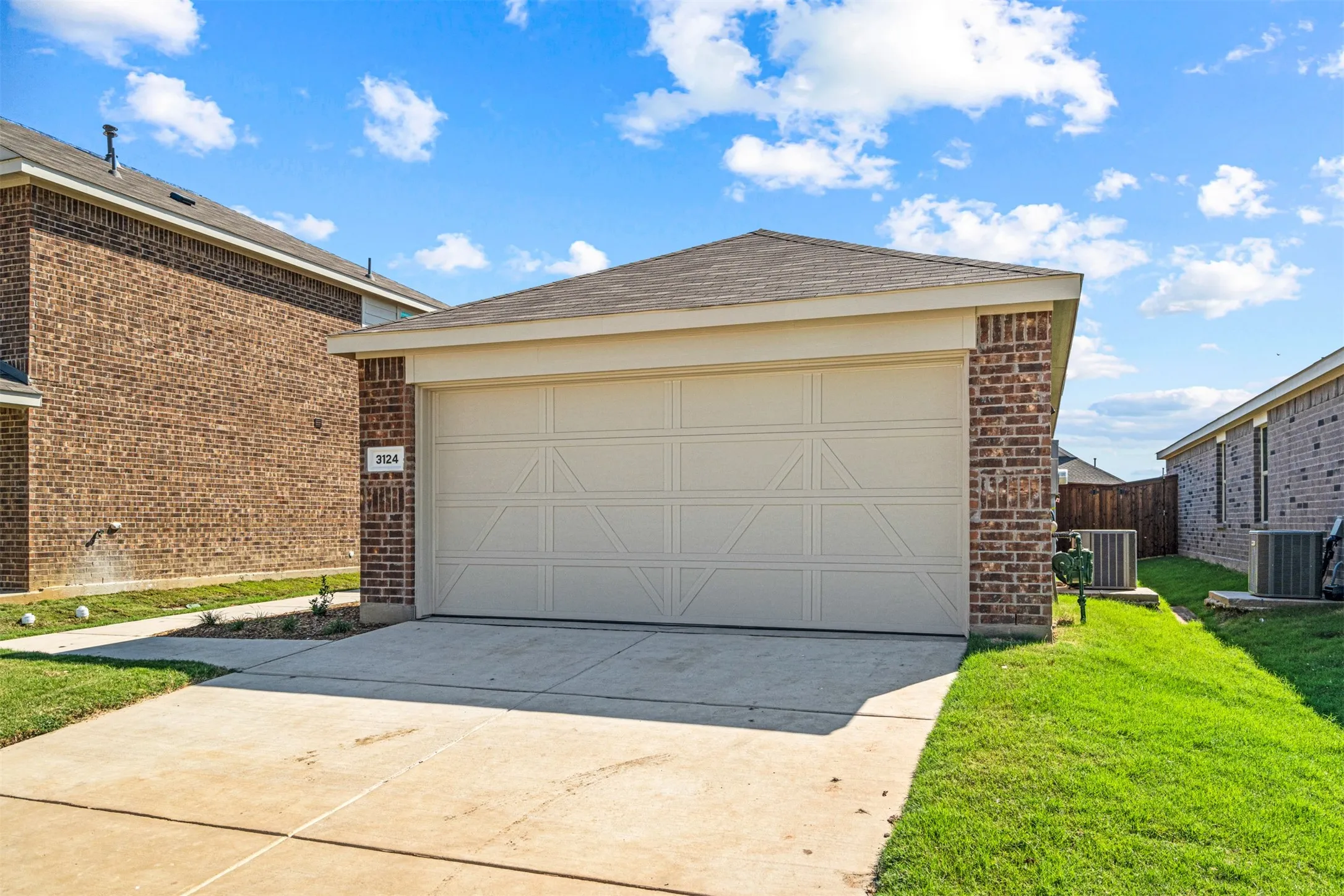 Single Family Residence For Rent in Denton County , 3124 Harper, Little Elm, Texas 75068, 3 Bedroom, 2 Bathroom, 2 Garage spaces, 1,461 Sqft, built in 2022, mls#21321561, Real Estate Agent in Little Elm, Homes For Rent in Denton county, Homes For Rent in Little Elm, Realtor in Little Elm Texas, Real Estate Brokerage Independent Realty Texas, Luminita Cordes Realtor