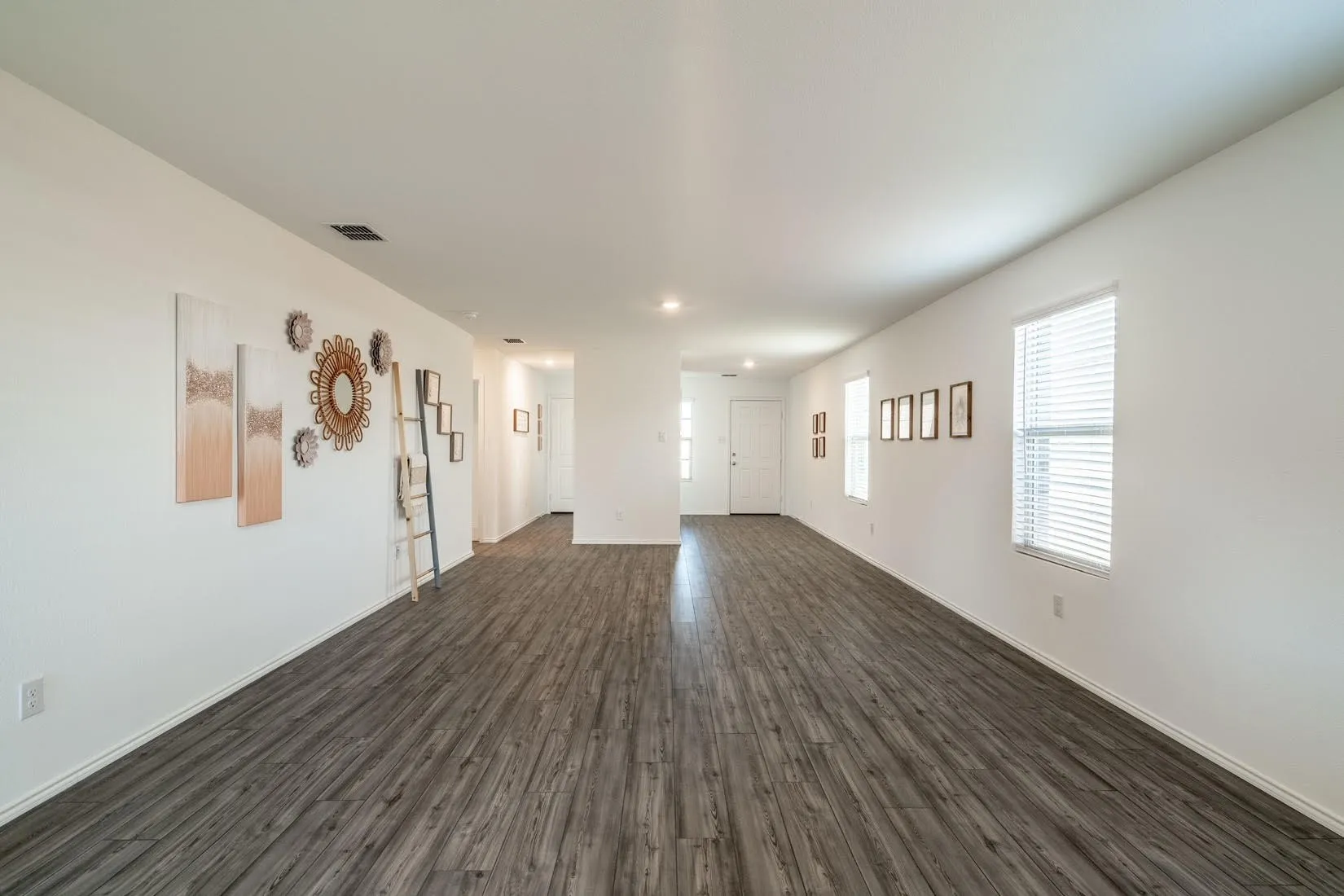 Single Family Residence For Rent in Denton County , 3124 Harper, Little Elm, Texas 75068, 3 Bedroom, 2 Bathroom, 2 Garage spaces, 1,461 Sqft, built in 2022, mls#21321561, Real Estate Agent in Little Elm, Homes For Rent in Denton county, Homes For Rent in Little Elm, Realtor in Little Elm Texas, Real Estate Brokerage Independent Realty Texas, Luminita Cordes Realtor