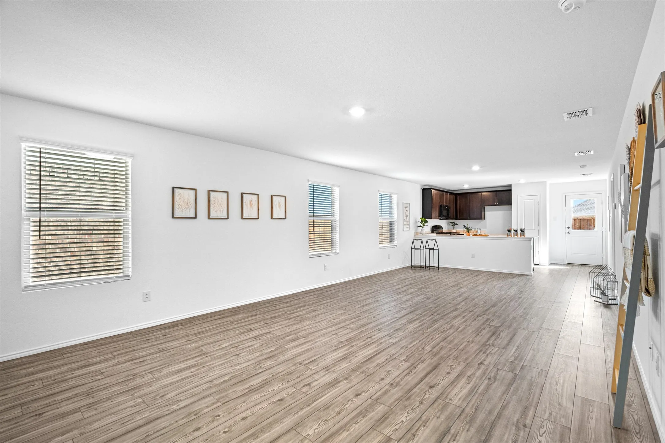 Single Family Residence For Rent in Denton County , 3124 Harper, Little Elm, Texas 75068, 3 Bedroom, 2 Bathroom, 2 Garage spaces, 1,461 Sqft, built in 2022, mls#21321561, Real Estate Agent in Little Elm, Homes For Rent in Denton county, Homes For Rent in Little Elm, Realtor in Little Elm Texas, Real Estate Brokerage Independent Realty Texas, Luminita Cordes Realtor