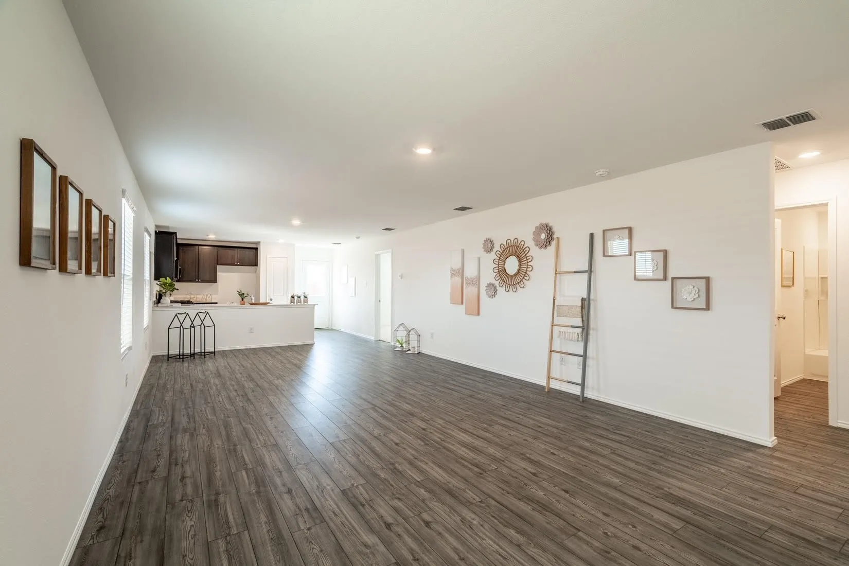 Single Family Residence For Rent in Denton County , 3124 Harper, Little Elm, Texas 75068, 3 Bedroom, 2 Bathroom, 2 Garage spaces, 1,461 Sqft, built in 2022, mls#21321561, Real Estate Agent in Little Elm, Homes For Rent in Denton county, Homes For Rent in Little Elm, Realtor in Little Elm Texas, Real Estate Brokerage Independent Realty Texas, Luminita Cordes Realtor