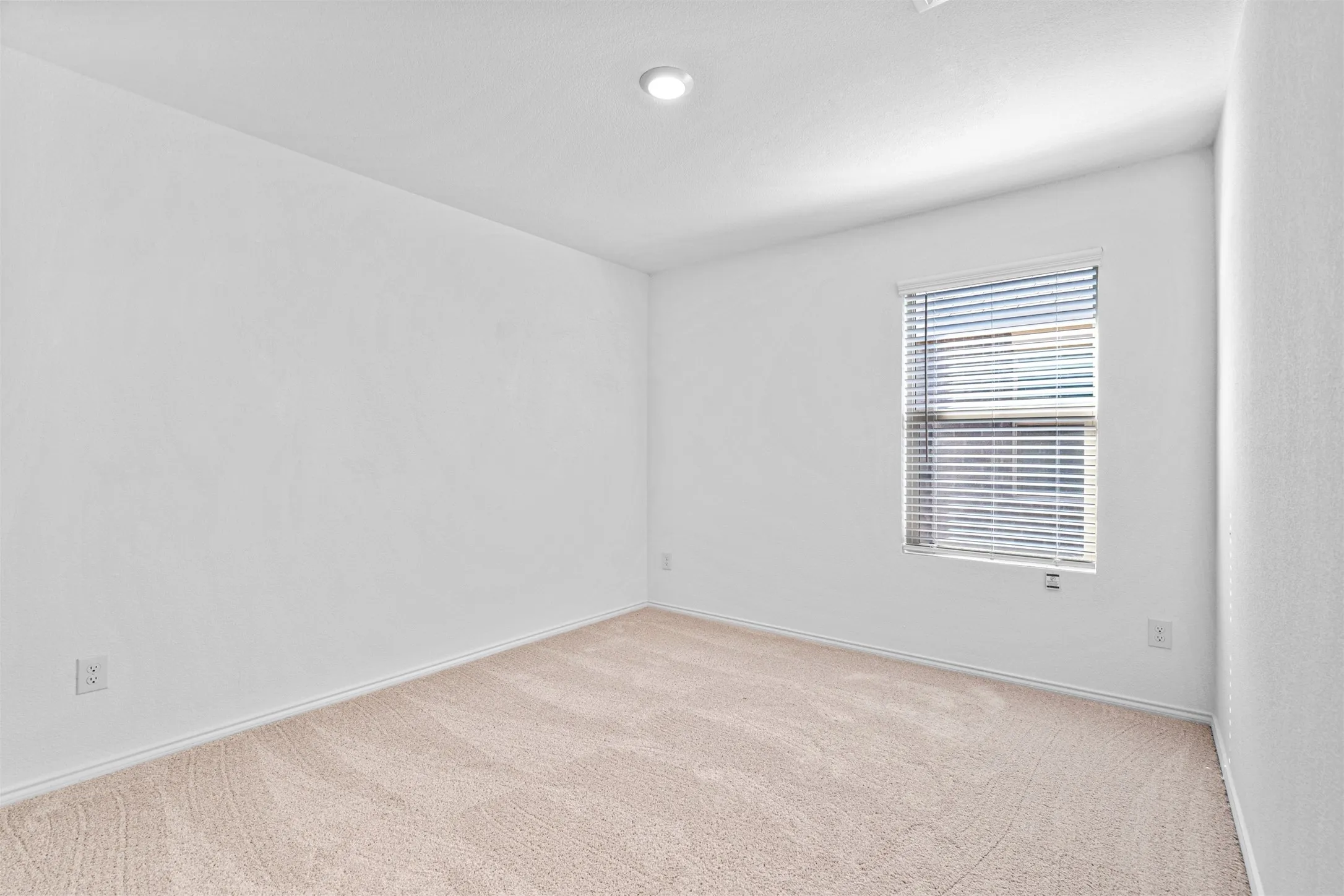 Single Family Residence For Rent in Denton County , 3124 Harper, Little Elm, Texas 75068, 3 Bedroom, 2 Bathroom, 2 Garage spaces, 1,461 Sqft, built in 2022, mls#21321561, Real Estate Agent in Little Elm, Homes For Rent in Denton county, Homes For Rent in Little Elm, Realtor in Little Elm Texas, Real Estate Brokerage Independent Realty Texas, Luminita Cordes Realtor