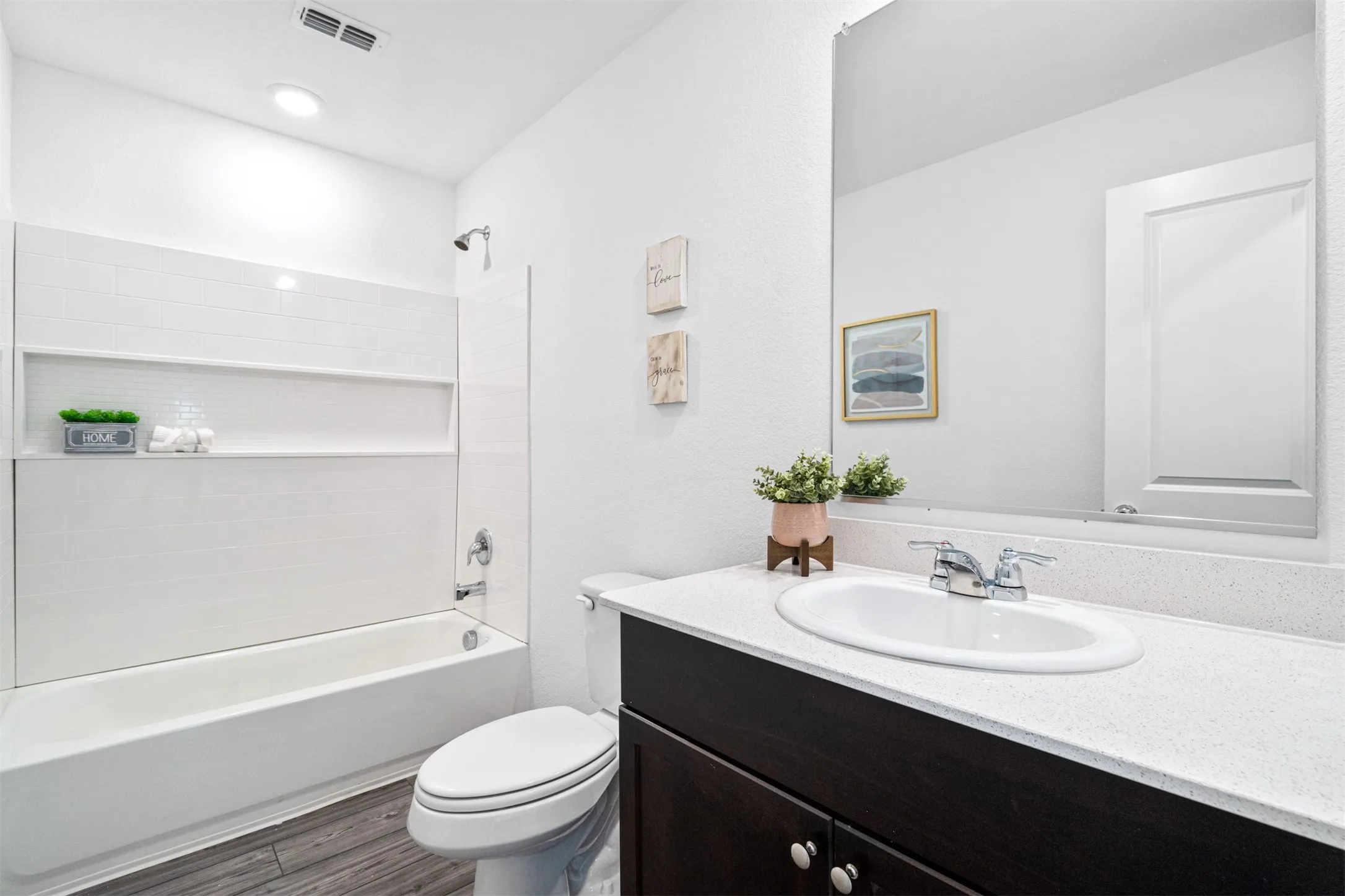 Single Family Residence For Rent in Denton County , 3124 Harper, Little Elm, Texas 75068, 3 Bedroom, 2 Bathroom, 2 Garage spaces, 1,461 Sqft, built in 2022, mls#21321561, Real Estate Agent in Little Elm, Homes For Rent in Denton county, Homes For Rent in Little Elm, Realtor in Little Elm Texas, Real Estate Brokerage Independent Realty Texas, Luminita Cordes Realtor