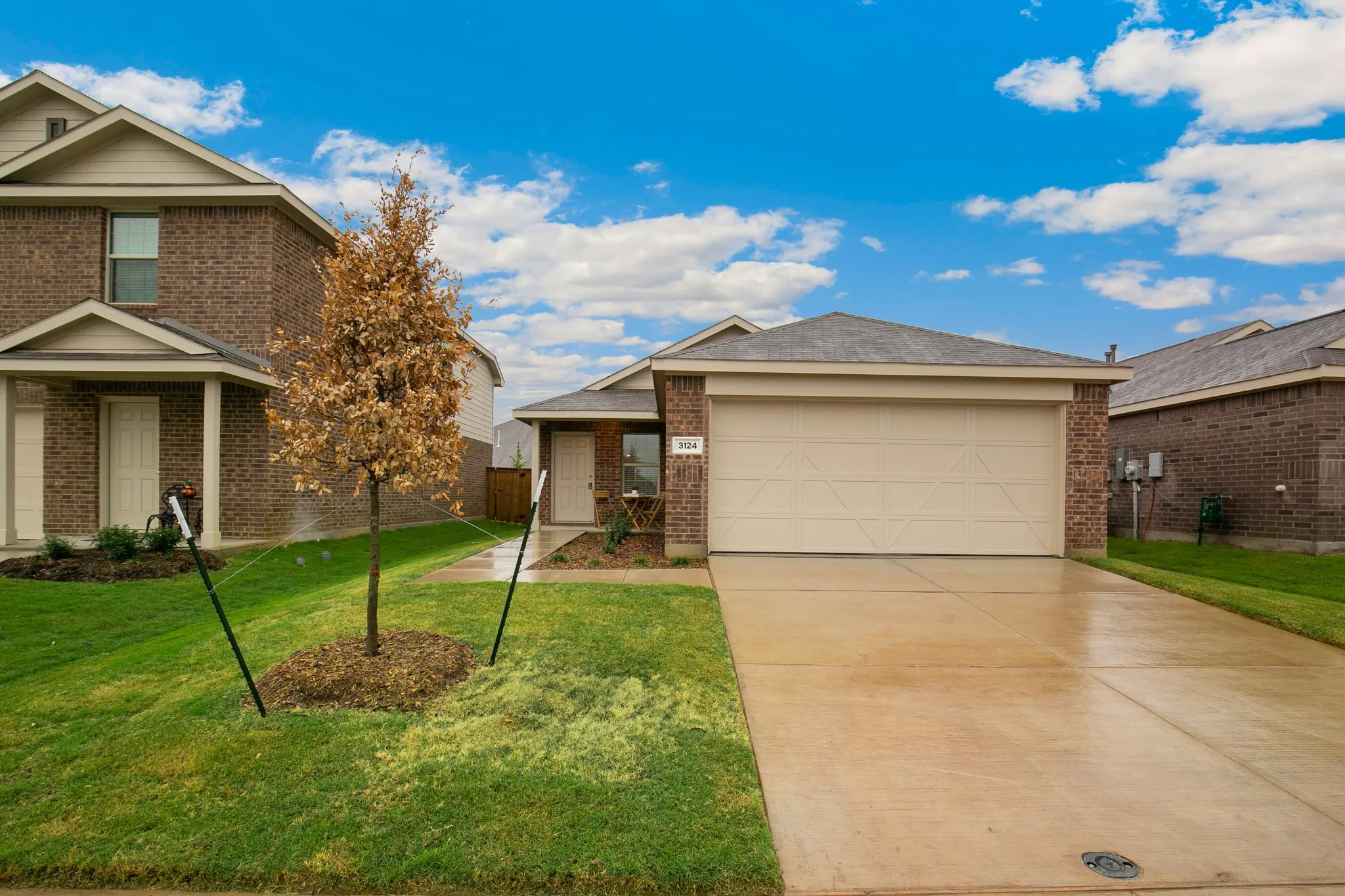 Single Family Residence For Rent in Denton County , 3124 Harper, Little Elm, Texas 75068, 3 Bedroom, 2 Bathroom, 2 Garage spaces, 1,461 Sqft, built in 2022, mls#21321561, Real Estate Agent in Little Elm, Homes For Rent in Denton county, Homes For Rent in Little Elm, Realtor in Little Elm Texas, Real Estate Brokerage Independent Realty Texas, Luminita Cordes Realtor
