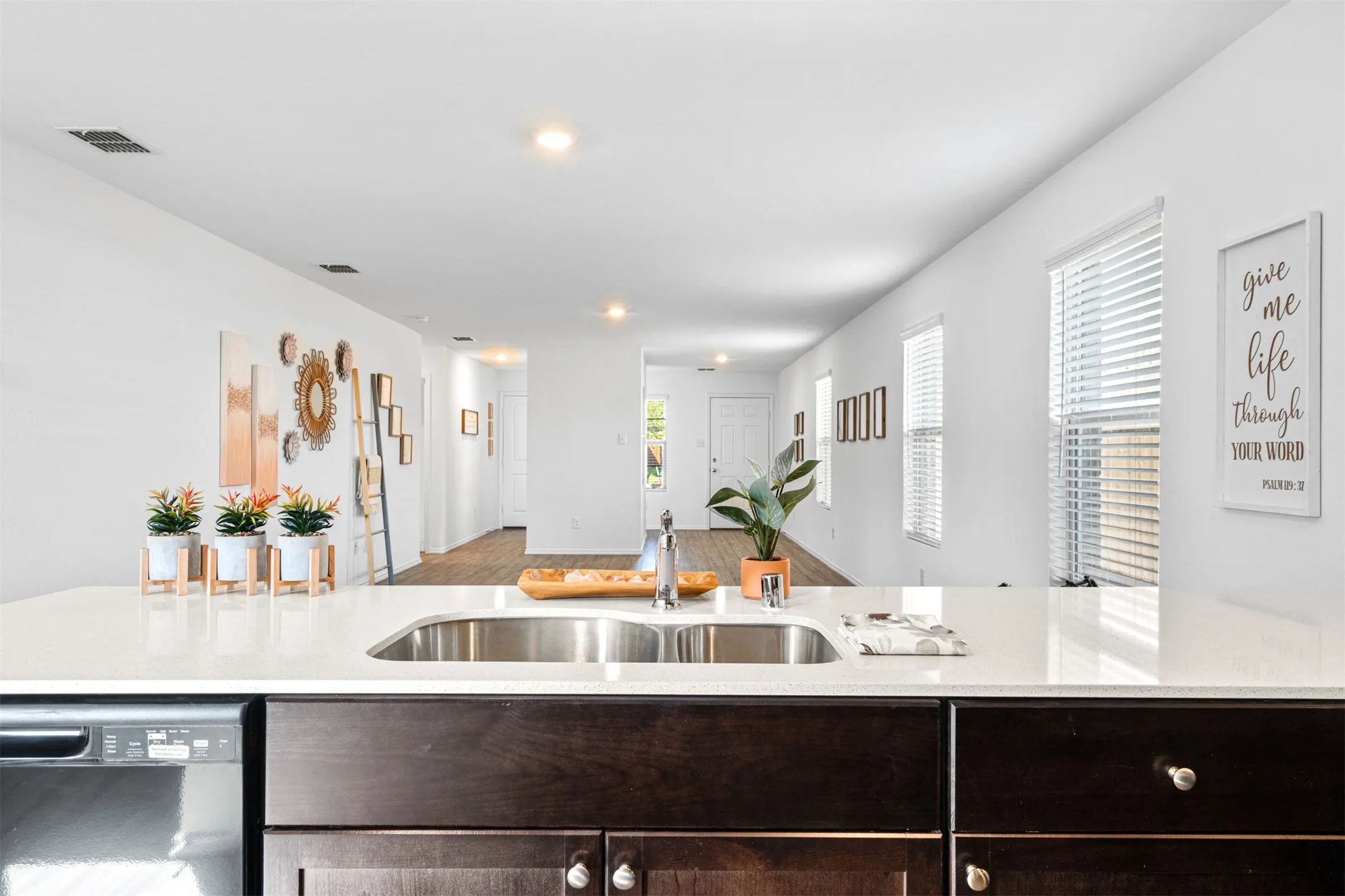 Single Family Residence For Rent in Denton County , 3124 Harper, Little Elm, Texas 75068, 3 Bedroom, 2 Bathroom, 2 Garage spaces, 1,461 Sqft, built in 2022, mls#21321561, Real Estate Agent in Little Elm, Homes For Rent in Denton county, Homes For Rent in Little Elm, Realtor in Little Elm Texas, Real Estate Brokerage Independent Realty Texas, Luminita Cordes Realtor