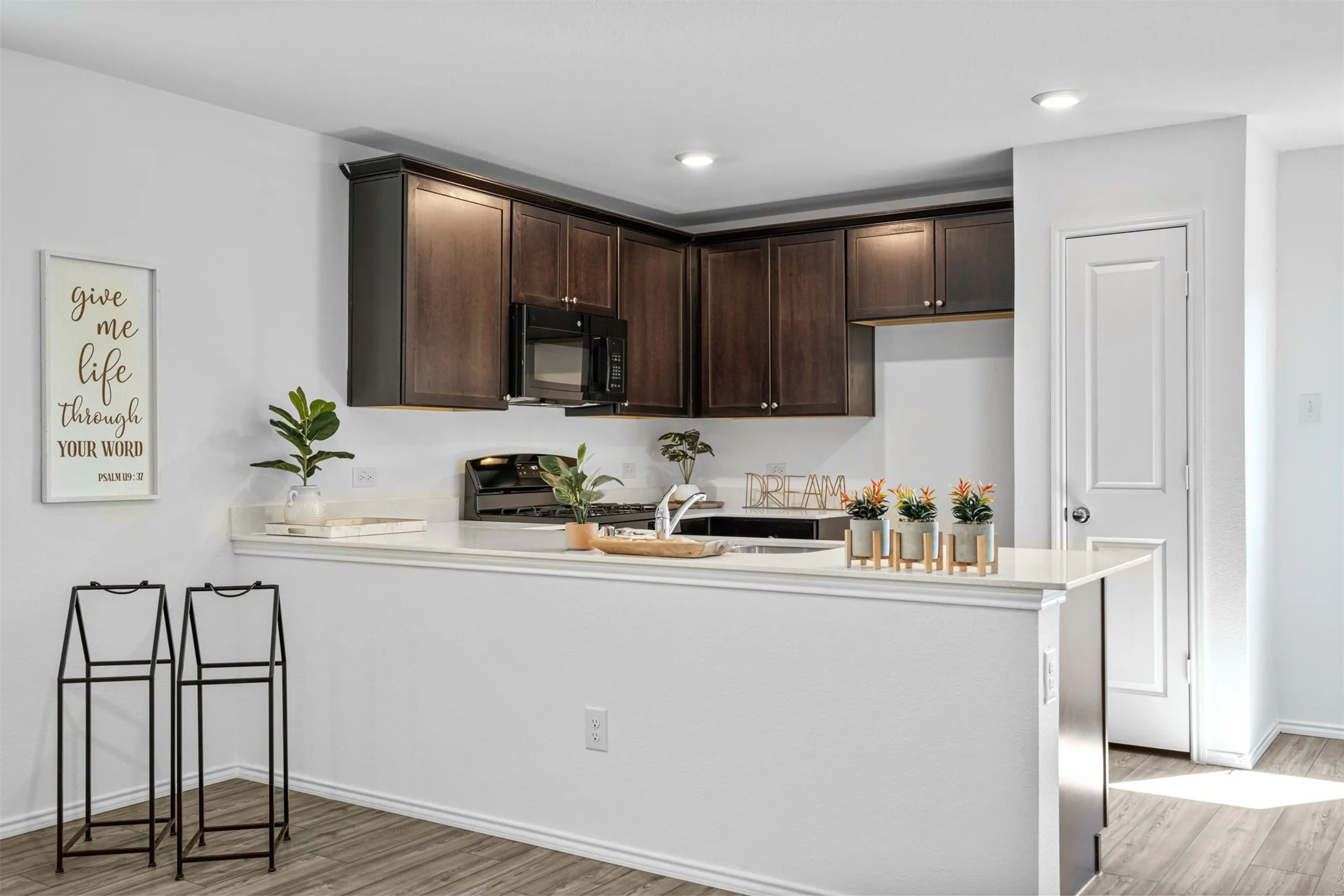 Single Family Residence For Rent in Denton County , 3124 Harper, Little Elm, Texas 75068, 3 Bedroom, 2 Bathroom, 2 Garage spaces, 1,461 Sqft, built in 2022, mls#21321561, Real Estate Agent in Little Elm, Homes For Rent in Denton county, Homes For Rent in Little Elm, Realtor in Little Elm Texas, Real Estate Brokerage Independent Realty Texas, Luminita Cordes Realtor