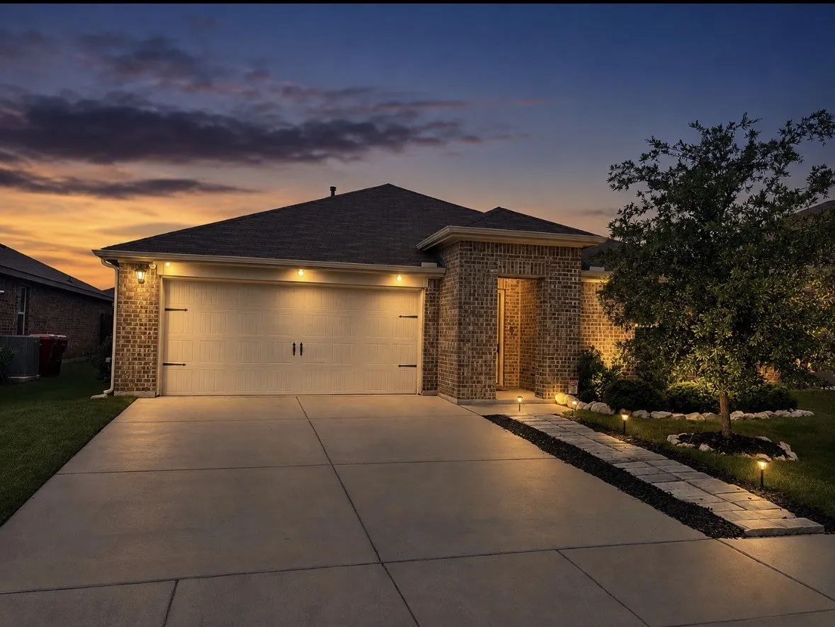 Single Family Residence For Rent in Hunt County , 2957 Shoemaker Drive, Josephine, Texas 75189, 4 Bedroom, 2 Bathroom, 2 Garage spaces, 1,917 Sqft, built in 2022, Price $2,500, mls#21346484, Real Estate Agent in Josephine, Homes For Rent in Hunt county, Homes For Rent in Josephine, Realtor in Josephine Texas, Real Estate Brokerage Independent Realty Texas, Luminita Cordes Realtor