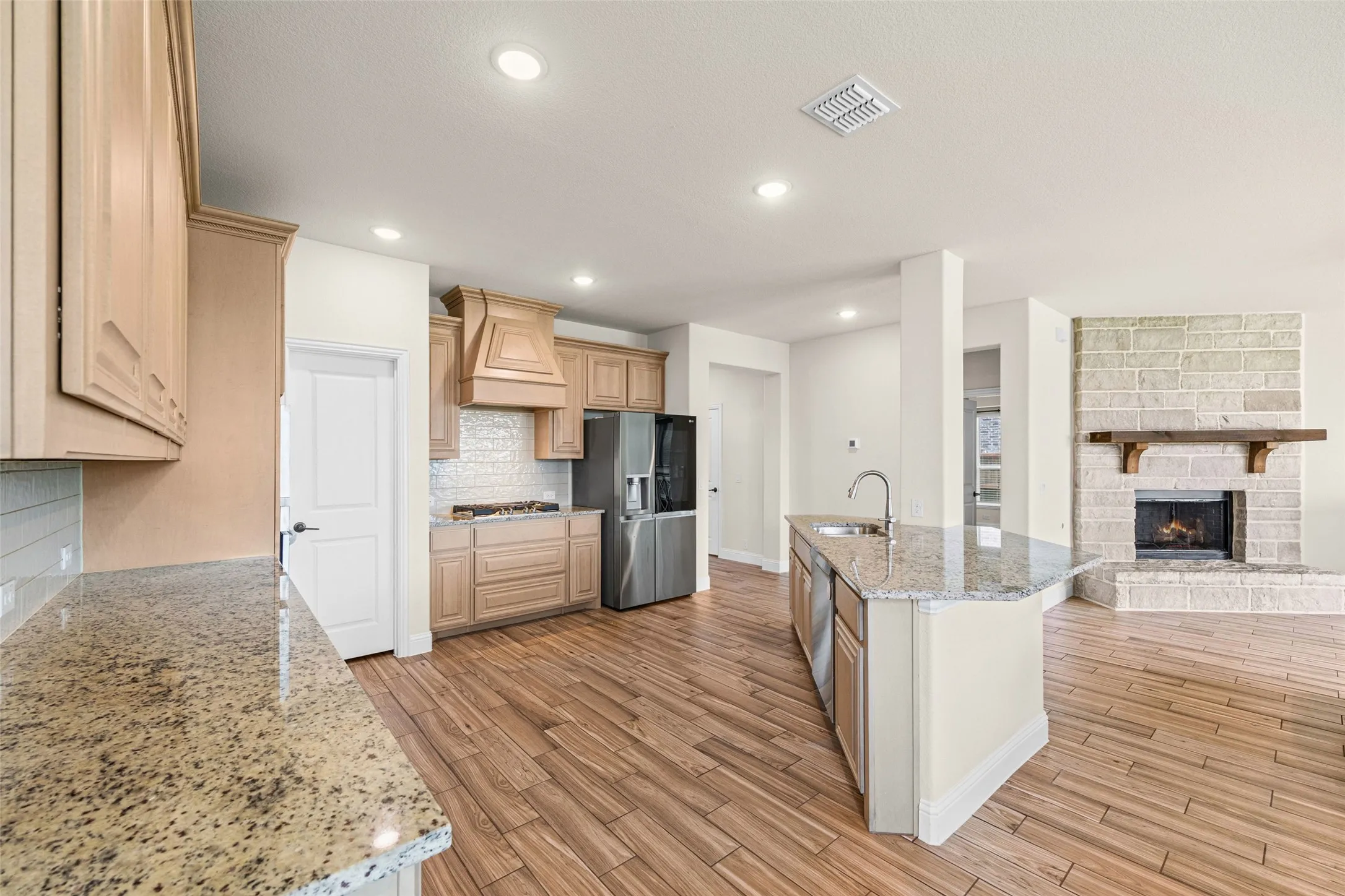 Single Family Residence For Sale in Johnson County , 2419 Loxley Drive, Mansfield, Texas 76084, 5 Bedroom, 4 Bathroom, 3 Garage spaces, 3,269 Sqft, built in 2024, mls#21340973, Real Estate Agent in Mansfield, Homes For Sale in Johnson county, Homes For Sale in Mansfield, Realtor in Mansfield Texas, Real Estate Brokerage Independent Realty Texas, Luminita Cordes Realtor