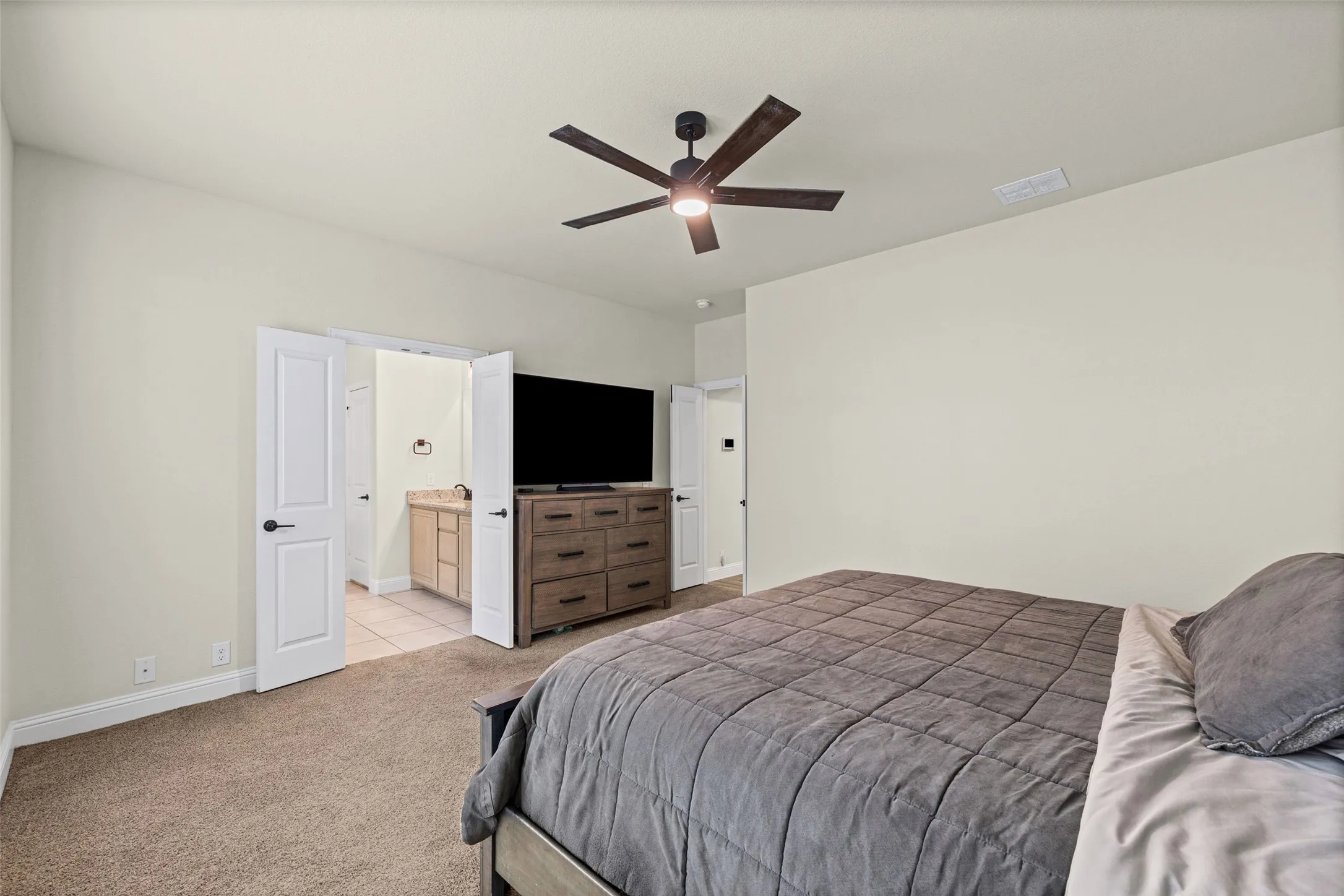 Large primary bedroom