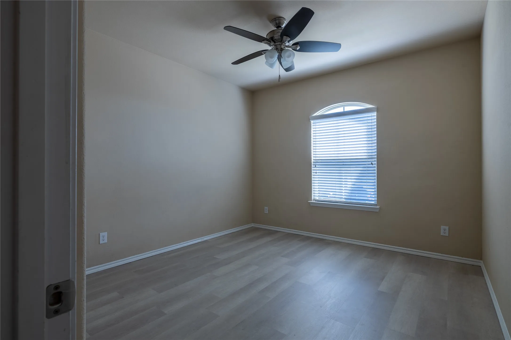 Single Family Residence For Rent in Denton County , 2813 Saddle Creek Drive, Fort Worth, Texas 76177, 5 Bedroom, 4 Bathroom, 2 Garage spaces, 2,850 Sqft, built in 2016, mls#21346479, Real Estate Agent in Fort Worth, Homes For Rent in Denton county, Homes For Rent in Fort Worth, Realtor in Fort Worth Texas, Real Estate Brokerage Independent Realty Texas, Luminita Cordes Realtor