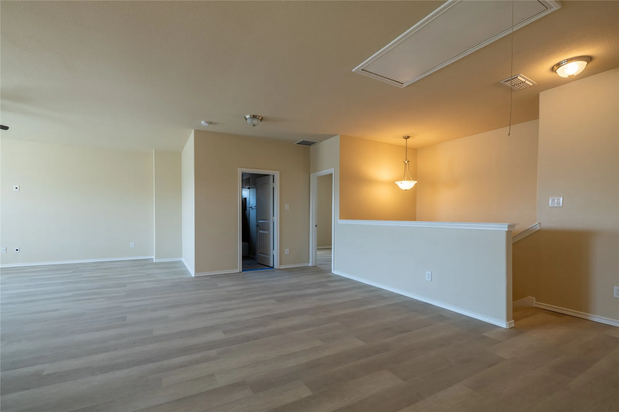 Single Family Residence For Rent in Denton County , 2813 Saddle Creek Drive, Fort Worth, Texas 76177, 5 Bedroom, 4 Bathroom, 2 Garage spaces, 2,850 Sqft, built in 2016, mls#21346479, Real Estate Agent in Fort Worth, Homes For Rent in Denton county, Homes For Rent in Fort Worth, Realtor in Fort Worth Texas, Real Estate Brokerage Independent Realty Texas, Luminita Cordes Realtor