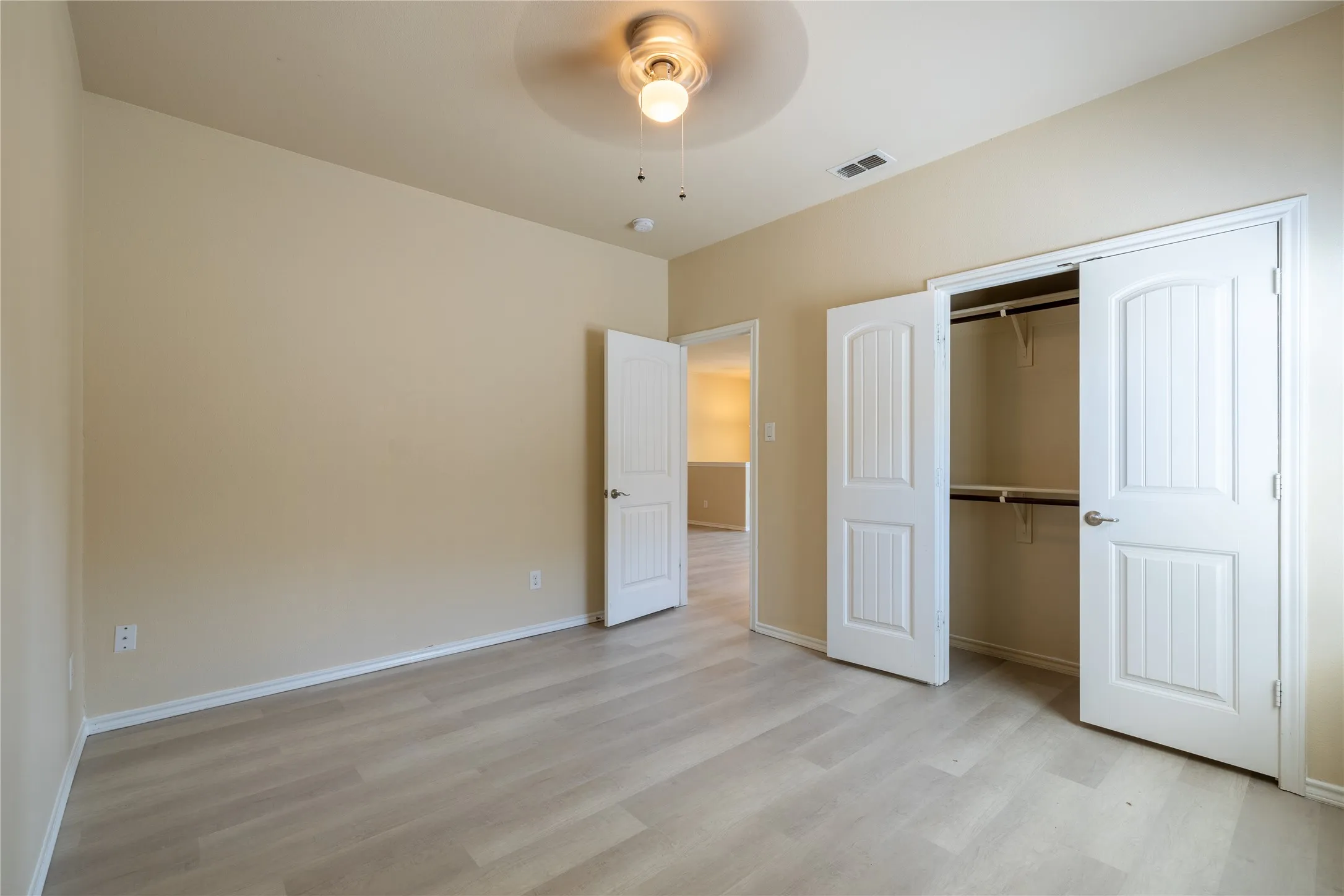 Single Family Residence For Rent in Denton County , 2813 Saddle Creek Drive, Fort Worth, Texas 76177, 5 Bedroom, 4 Bathroom, 2 Garage spaces, 2,850 Sqft, built in 2016, mls#21346479, Real Estate Agent in Fort Worth, Homes For Rent in Denton county, Homes For Rent in Fort Worth, Realtor in Fort Worth Texas, Real Estate Brokerage Independent Realty Texas, Luminita Cordes Realtor