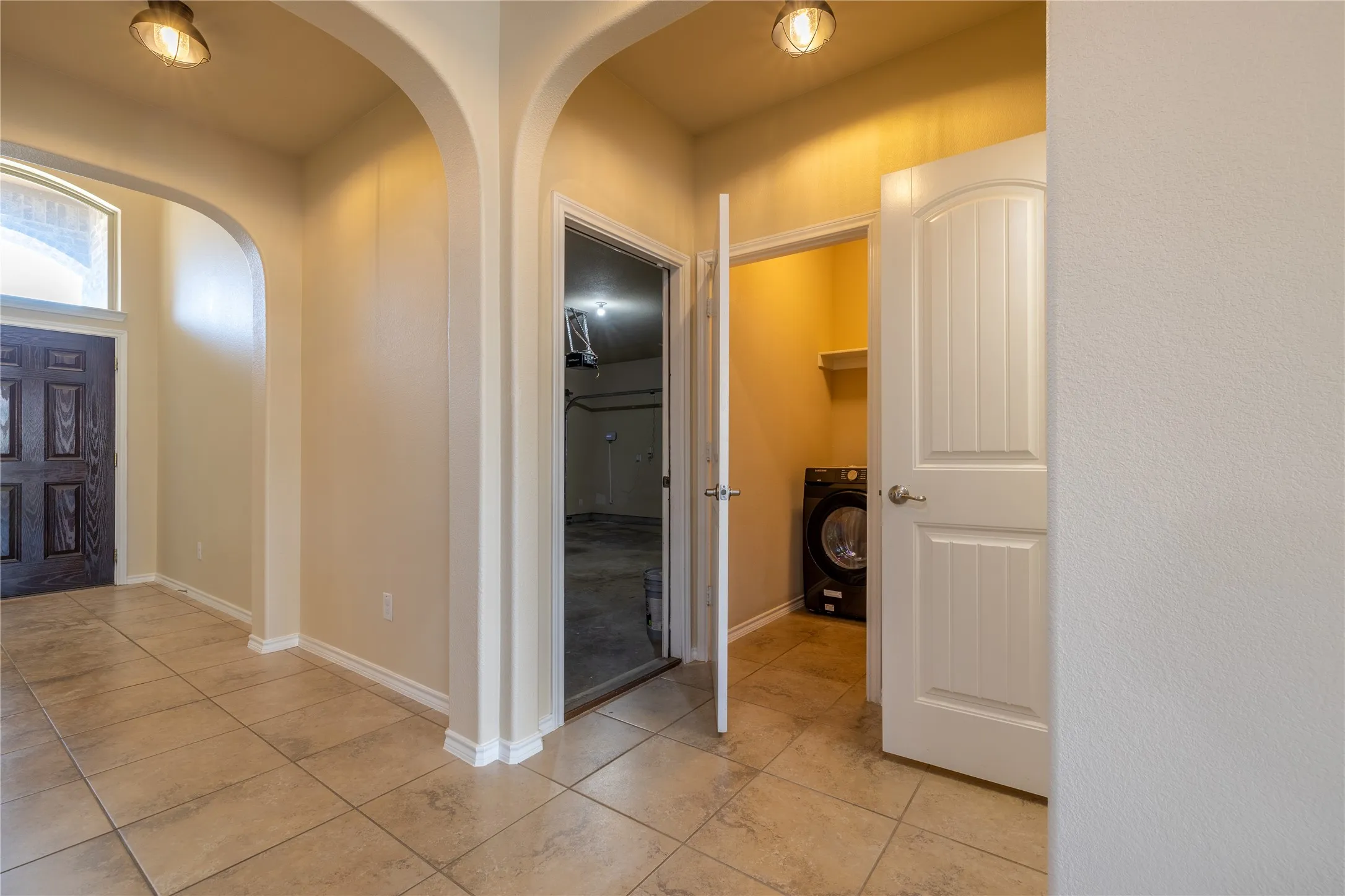Single Family Residence For Rent in Denton County , 2813 Saddle Creek Drive, Fort Worth, Texas 76177, 5 Bedroom, 4 Bathroom, 2 Garage spaces, 2,850 Sqft, built in 2016, mls#21346479, Real Estate Agent in Fort Worth, Homes For Rent in Denton county, Homes For Rent in Fort Worth, Realtor in Fort Worth Texas, Real Estate Brokerage Independent Realty Texas, Luminita Cordes Realtor