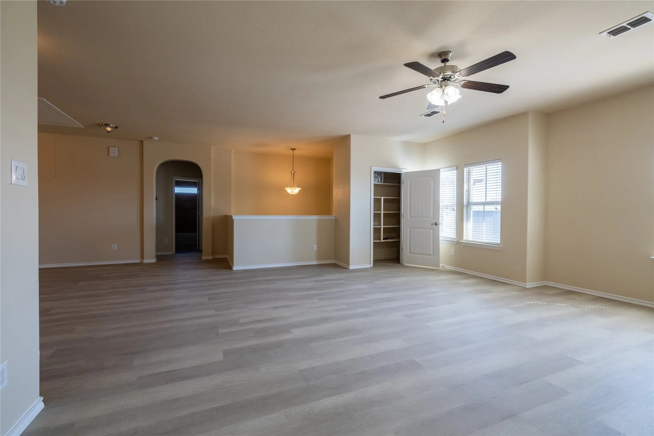 Single Family Residence For Rent in Denton County , 2813 Saddle Creek Drive, Fort Worth, Texas 76177, 5 Bedroom, 4 Bathroom, 2 Garage spaces, 2,850 Sqft, built in 2016, mls#21346479, Real Estate Agent in Fort Worth, Homes For Rent in Denton county, Homes For Rent in Fort Worth, Realtor in Fort Worth Texas, Real Estate Brokerage Independent Realty Texas, Luminita Cordes Realtor