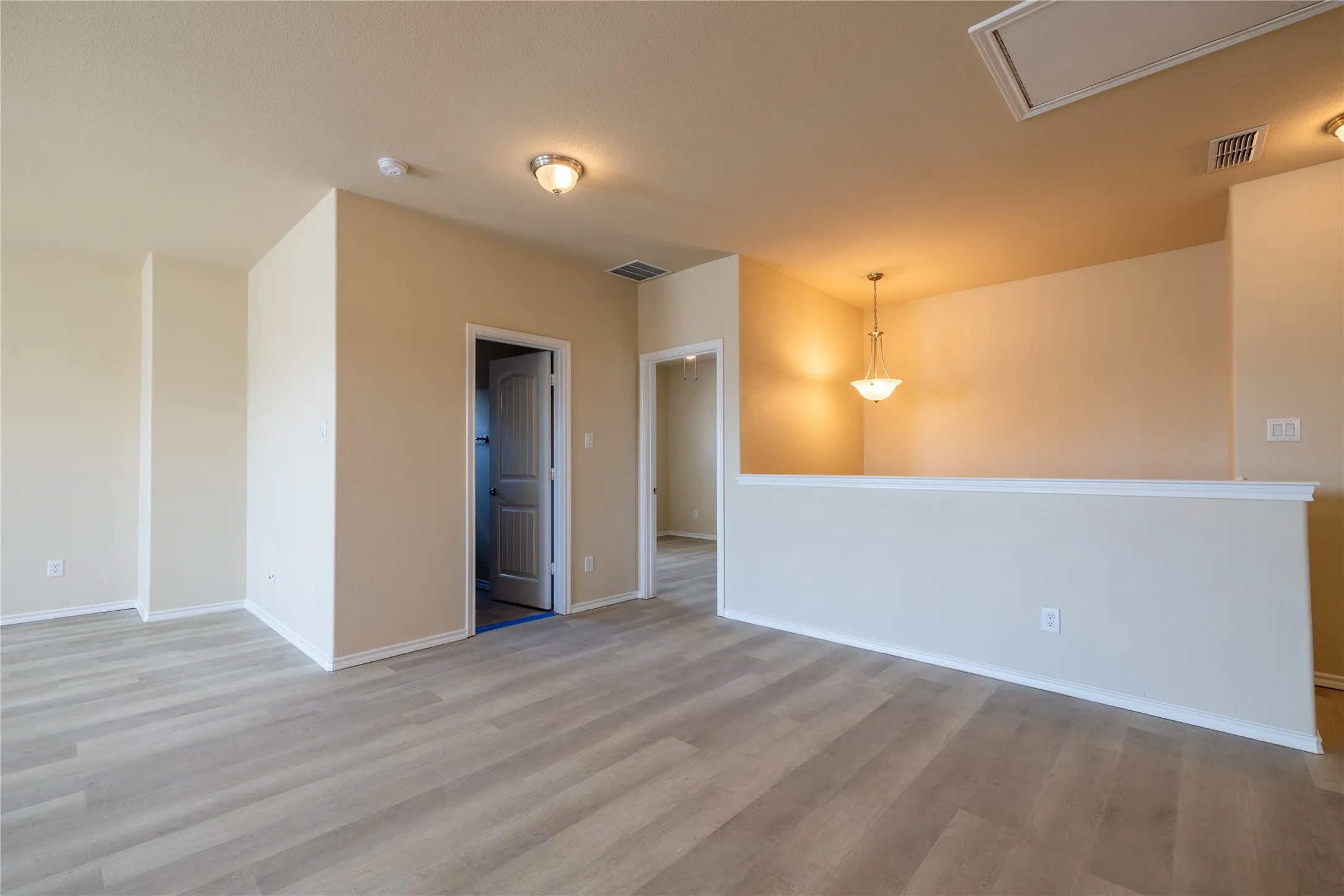 Single Family Residence For Rent in Denton County , 2813 Saddle Creek Drive, Fort Worth, Texas 76177, 5 Bedroom, 4 Bathroom, 2 Garage spaces, 2,850 Sqft, built in 2016, mls#21346479, Real Estate Agent in Fort Worth, Homes For Rent in Denton county, Homes For Rent in Fort Worth, Realtor in Fort Worth Texas, Real Estate Brokerage Independent Realty Texas, Luminita Cordes Realtor