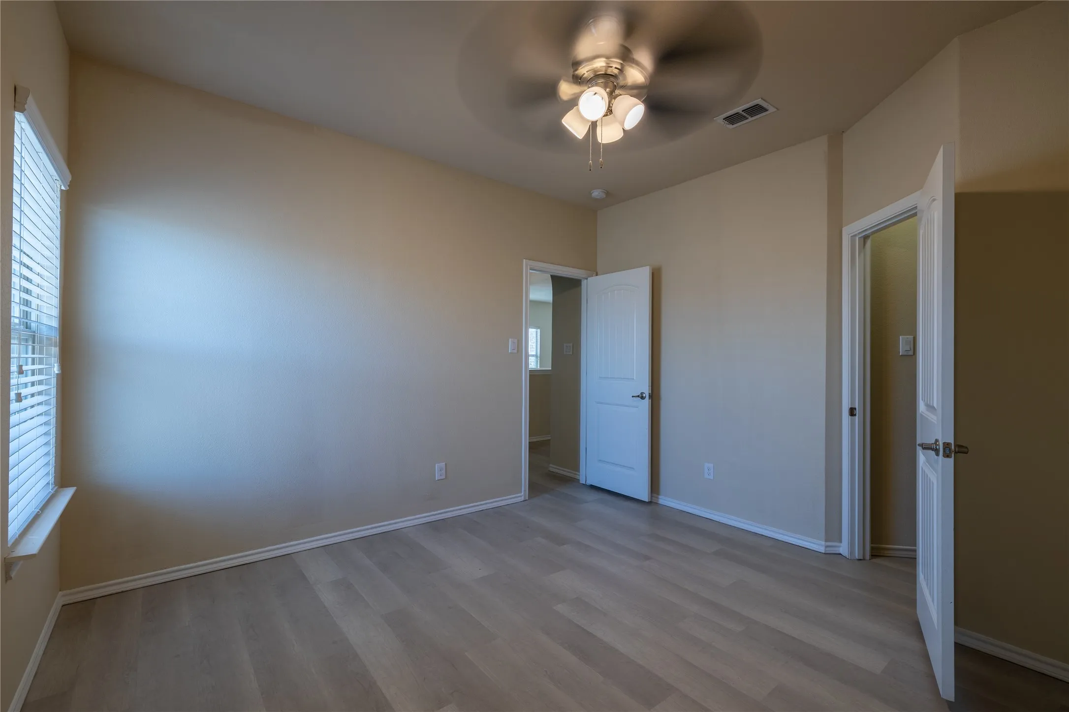 Single Family Residence For Rent in Denton County , 2813 Saddle Creek Drive, Fort Worth, Texas 76177, 5 Bedroom, 4 Bathroom, 2 Garage spaces, 2,850 Sqft, built in 2016, mls#21346479, Real Estate Agent in Fort Worth, Homes For Rent in Denton county, Homes For Rent in Fort Worth, Realtor in Fort Worth Texas, Real Estate Brokerage Independent Realty Texas, Luminita Cordes Realtor
