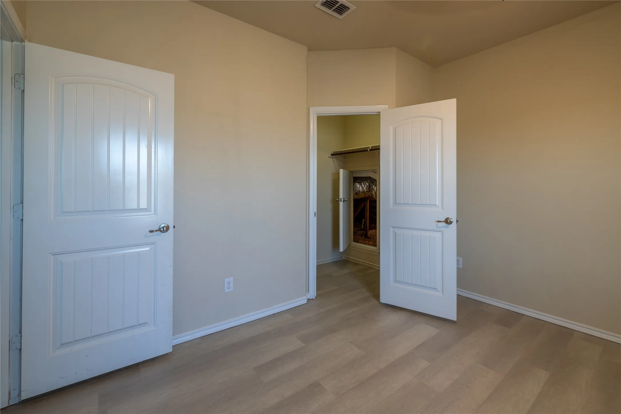 Single Family Residence For Rent in Denton County , 2813 Saddle Creek Drive, Fort Worth, Texas 76177, 5 Bedroom, 4 Bathroom, 2 Garage spaces, 2,850 Sqft, built in 2016, mls#21346479, Real Estate Agent in Fort Worth, Homes For Rent in Denton county, Homes For Rent in Fort Worth, Realtor in Fort Worth Texas, Real Estate Brokerage Independent Realty Texas, Luminita Cordes Realtor