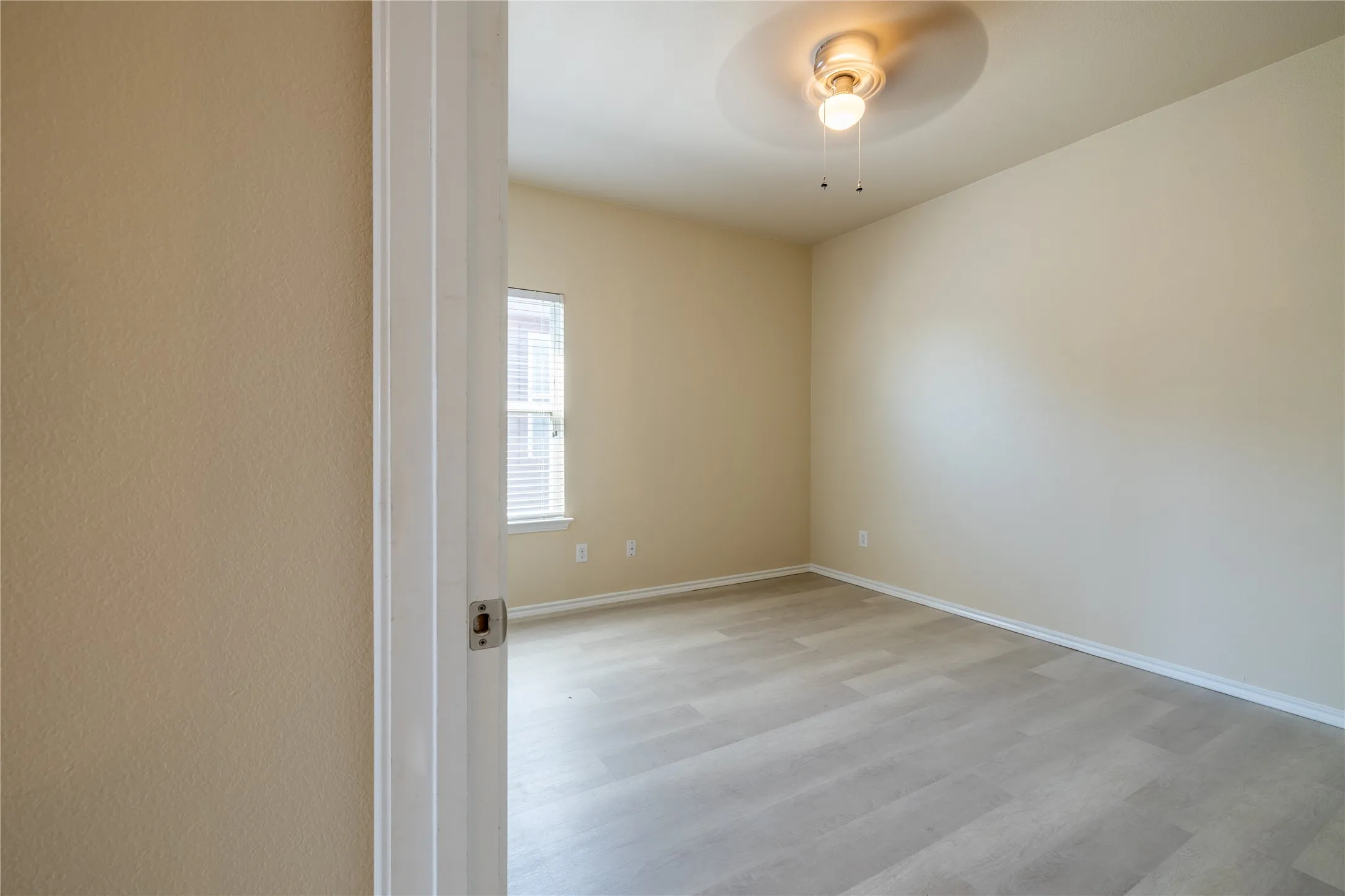 Single Family Residence For Rent in Denton County , 2813 Saddle Creek Drive, Fort Worth, Texas 76177, 5 Bedroom, 4 Bathroom, 2 Garage spaces, 2,850 Sqft, built in 2016, mls#21346479, Real Estate Agent in Fort Worth, Homes For Rent in Denton county, Homes For Rent in Fort Worth, Realtor in Fort Worth Texas, Real Estate Brokerage Independent Realty Texas, Luminita Cordes Realtor