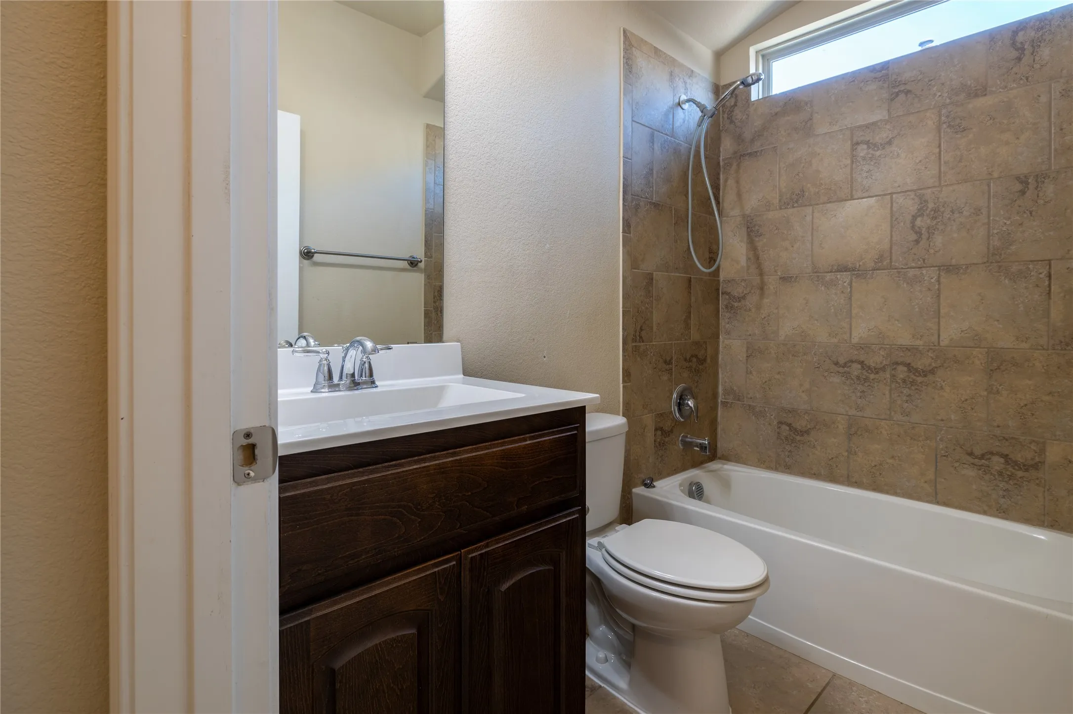 Single Family Residence For Rent in Denton County , 2813 Saddle Creek Drive, Fort Worth, Texas 76177, 5 Bedroom, 4 Bathroom, 2 Garage spaces, 2,850 Sqft, built in 2016, mls#21346479, Real Estate Agent in Fort Worth, Homes For Rent in Denton county, Homes For Rent in Fort Worth, Realtor in Fort Worth Texas, Real Estate Brokerage Independent Realty Texas, Luminita Cordes Realtor