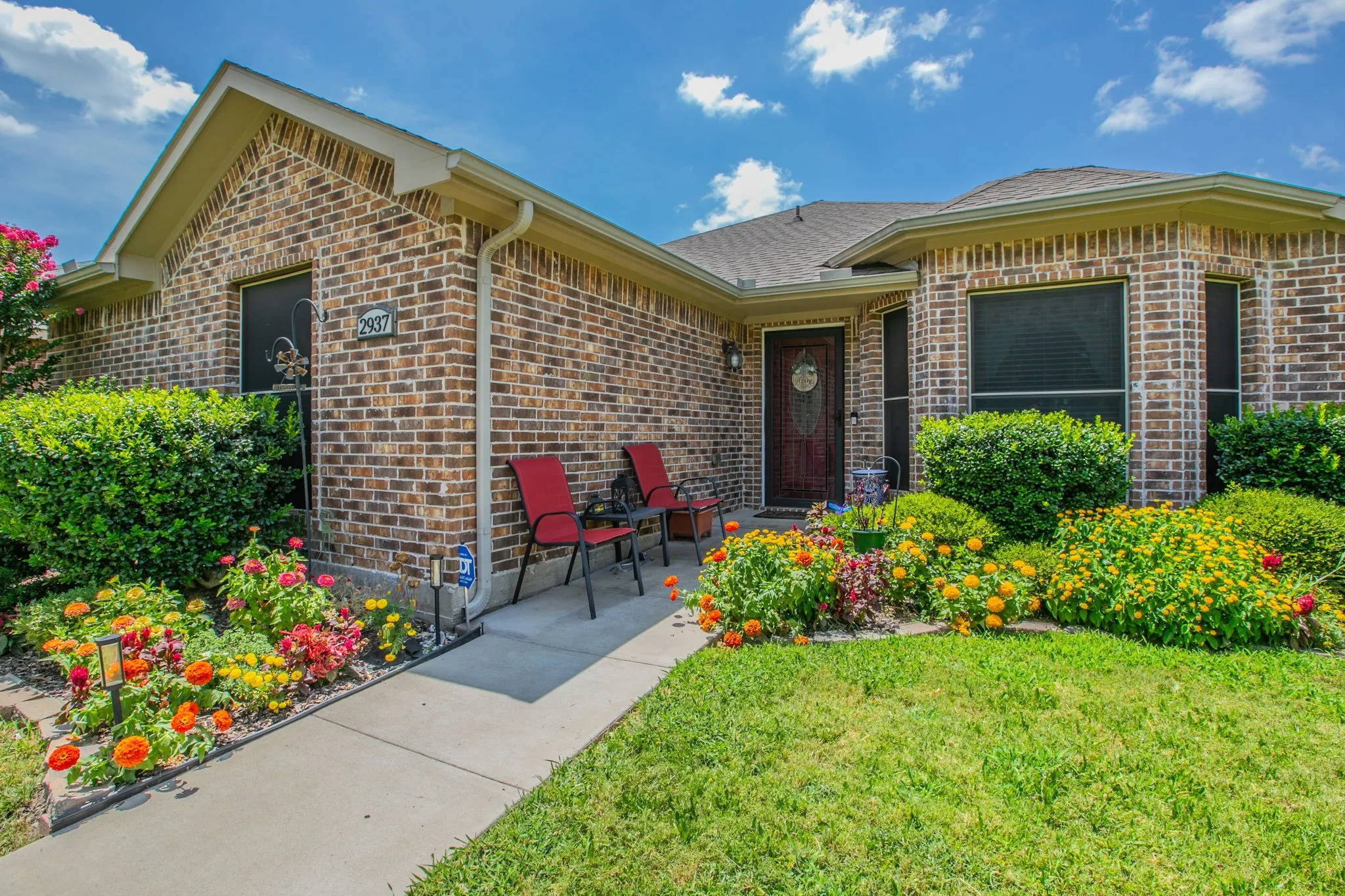 Single Family Residence For Sale in Dallas County , 2937 Mayfair Lane, Lancaster, Texas 75134, 3 Bedroom, 2 Bathroom, 2 Garage spaces, 1,610 Sqft, built in 2015, mls#21346482, Real Estate Agent in Lancaster, Homes For Sale in Dallas county, Homes For Sale in Lancaster, Realtor in Lancaster Texas, Real Estate Brokerage Independent Realty Texas, Luminita Cordes Realtor
