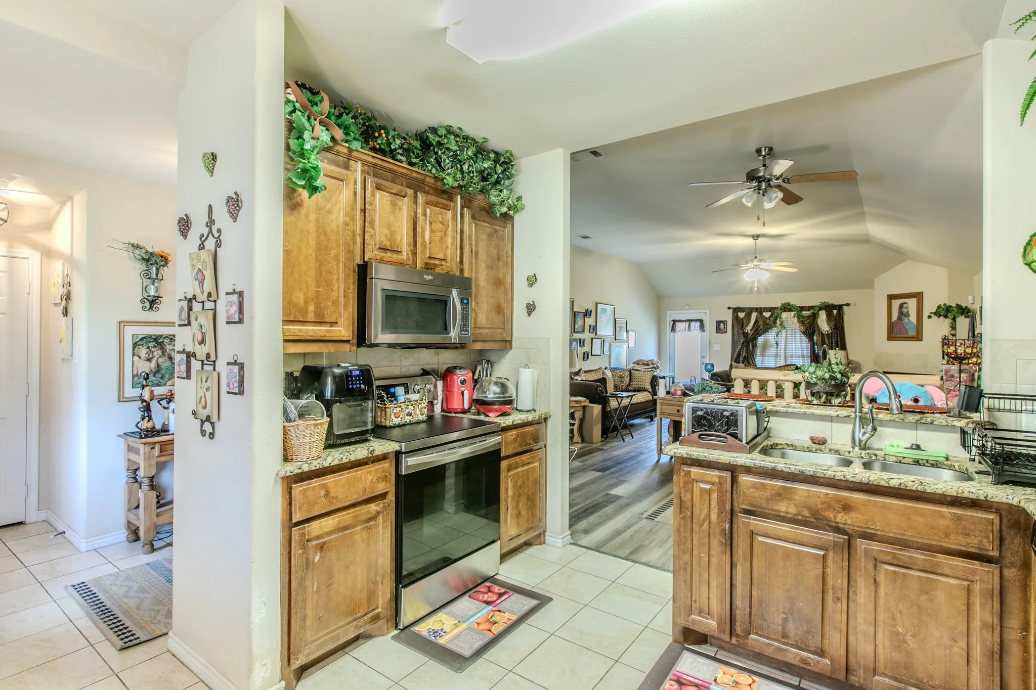 Single Family Residence For Sale in Dallas County , 2937 Mayfair Lane, Lancaster, Texas 75134, 3 Bedroom, 2 Bathroom, 2 Garage spaces, 1,610 Sqft, built in 2015, mls#21346482, Real Estate Agent in Lancaster, Homes For Sale in Dallas county, Homes For Sale in Lancaster, Realtor in Lancaster Texas, Real Estate Brokerage Independent Realty Texas, Luminita Cordes Realtor