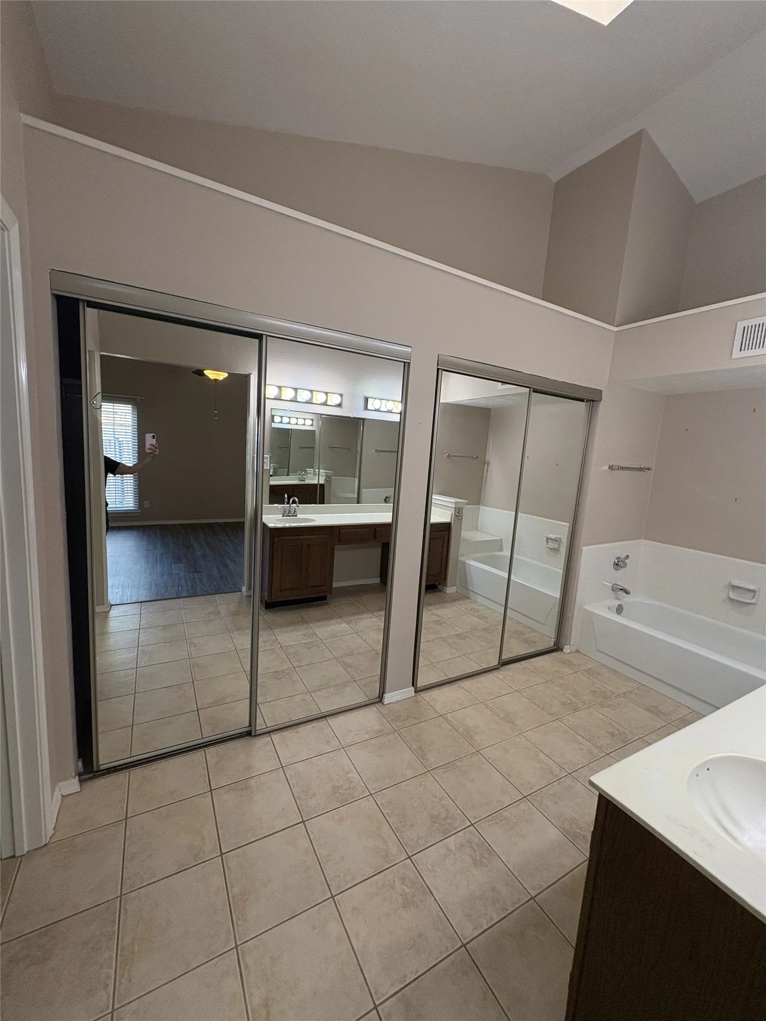 Single Family Residence For Rent in Dallas County , 3610 Willowood Drive, Garland, Texas 75040, 3 Bedrooms, 2 Bathrooms, 2 Garage spaces, 1,762 Sqft, built in 1984, Price $2,700, mls#21346279, Real Estate Agent in Garland, Homes For Rent in Dallas county, Homes For Rent in Garland, Realtor in Garland Texas, Real Estate Brokerage Independent Realty Texas, Luminita Cordes Realtor