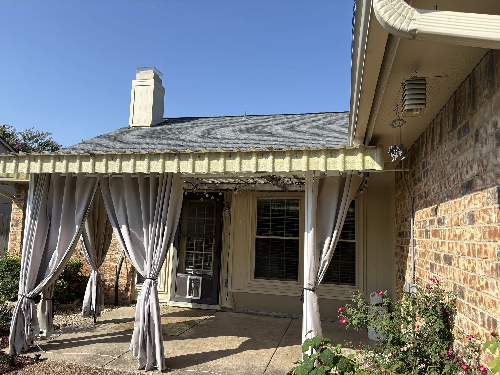 Single Family Residence For Rent in Dallas County , 3610 Willowood Drive, Garland, Texas 75040, 3 Bedrooms, 2 Bathrooms, 2 Garage spaces, 1,762 Sqft, built in 1984, Price $2,700, mls#21346279, Real Estate Agent in Garland, Homes For Rent in Dallas county, Homes For Rent in Garland, Realtor in Garland Texas, Real Estate Brokerage Independent Realty Texas, Luminita Cordes Realtor
