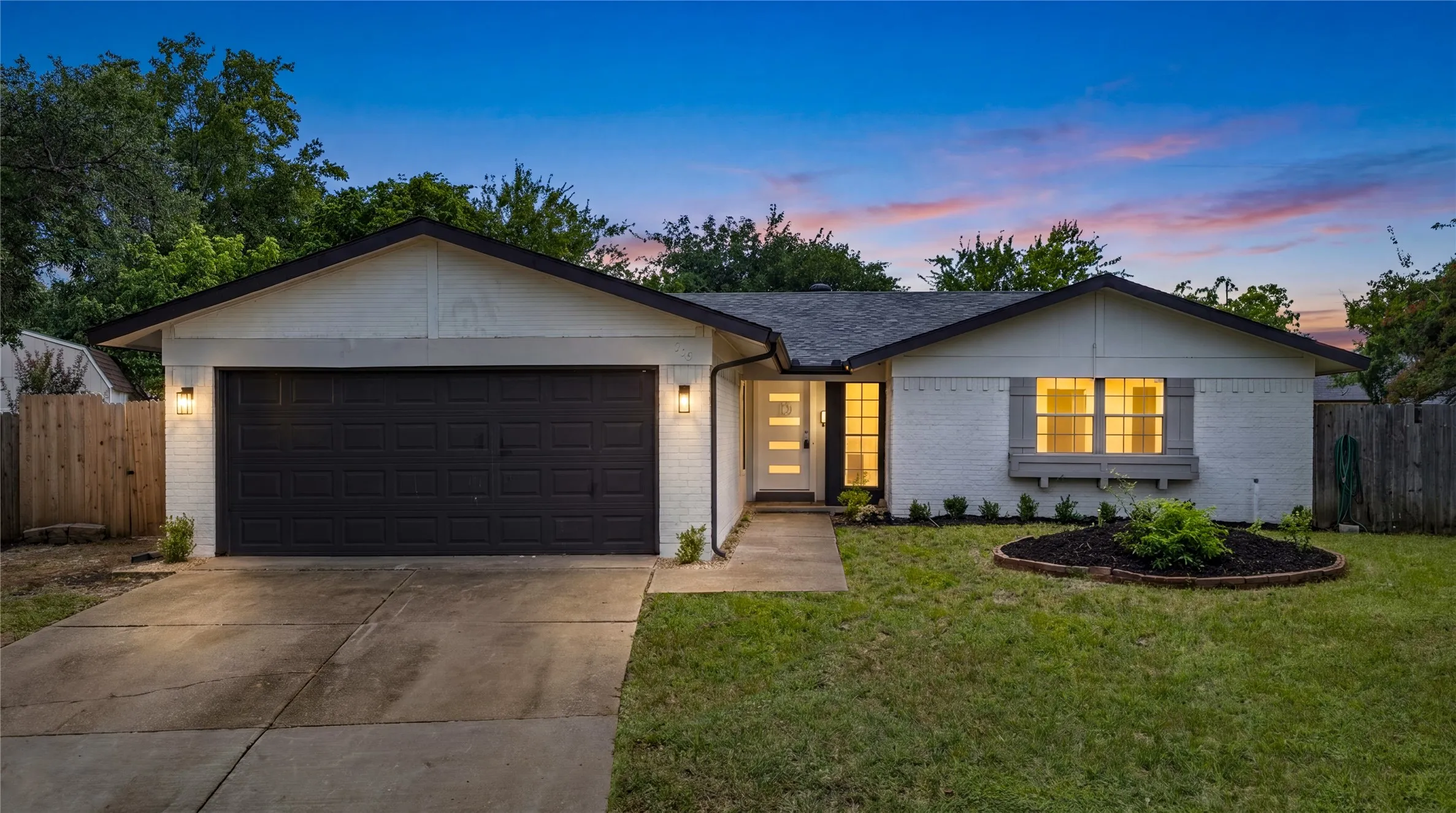 Single Family Residence For Rent in Denton County , 126 Sunnydale, Lewisville, Texas 75067, 4 Bedroom, 2 Bathroom, 2 Garage spaces, 2,007 Sqft, built in 1970, mls#21345670, Real Estate Agent in Lewisville, Homes For Rent in Denton county, Homes For Rent in Lewisville, Realtor in Lewisville Texas, Real Estate Brokerage Independent Realty Texas, Luminita Cordes Realtor