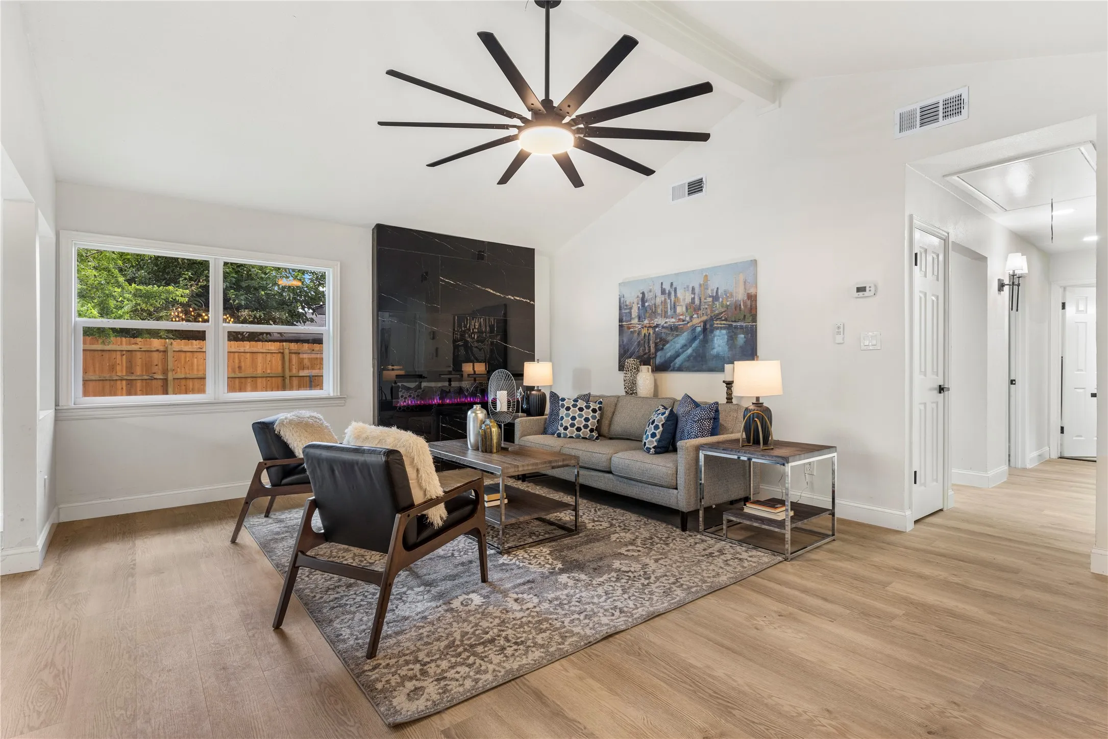 Single Family Residence For Rent in Denton County , 126 Sunnydale, Lewisville, Texas 75067, 4 Bedroom, 2 Bathroom, 2 Garage spaces, 2,007 Sqft, built in 1970, mls#21345670, Real Estate Agent in Lewisville, Homes For Rent in Denton county, Homes For Rent in Lewisville, Realtor in Lewisville Texas, Real Estate Brokerage Independent Realty Texas, Luminita Cordes Realtor