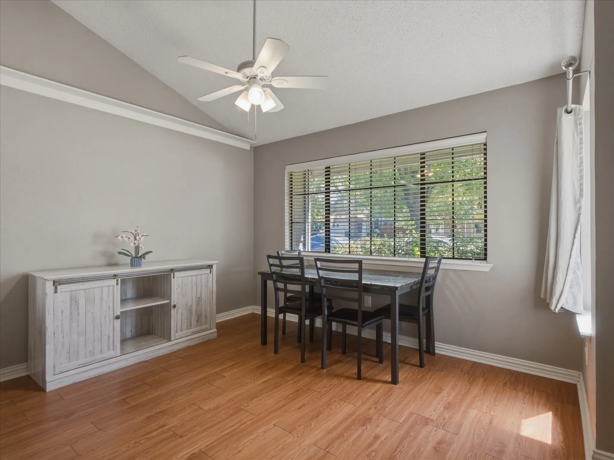 Single Family Residence For Sale in Denton County , 538 Harvest Hill Street, Lewisville, Texas 75067, 2 Bedroom, 1 Bathroom, Garage spaces, 1,143 Sqft, built in 1983, mls#21345714, Real Estate Agent in Lewisville, Homes For Sale in Denton county, Homes For Sale in Lewisville, Realtor in Lewisville Texas, Real Estate Brokerage Independent Realty Texas, Luminita Cordes Realtor