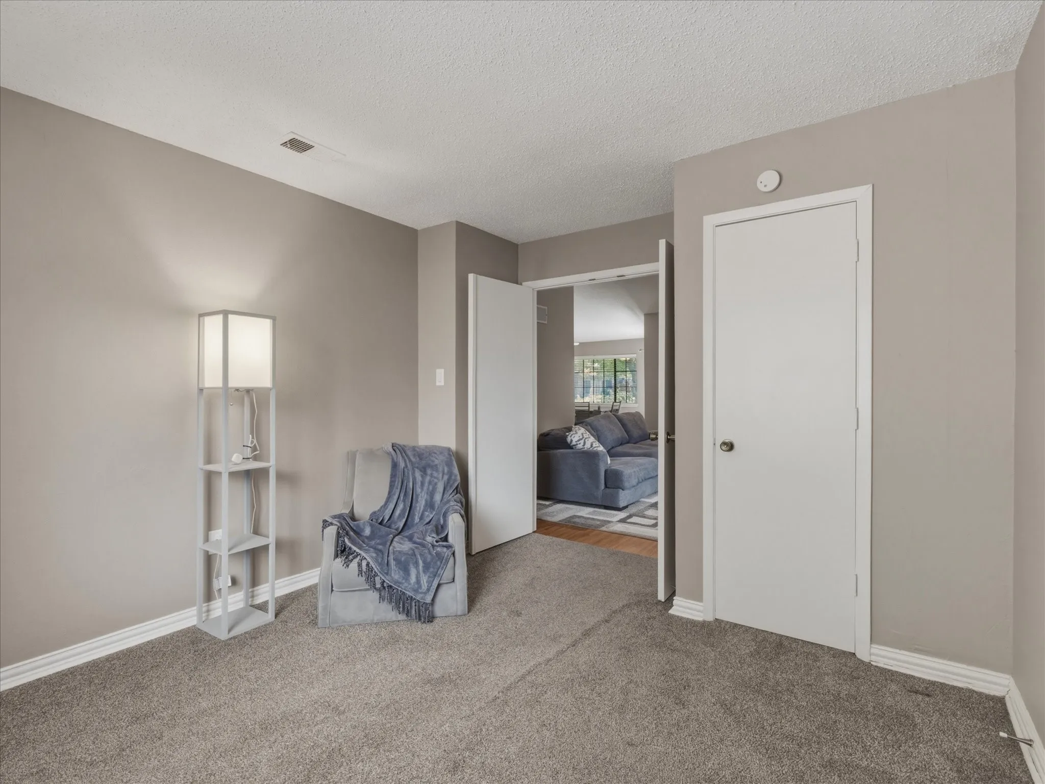 Single Family Residence For Sale in Denton County , 538 Harvest Hill Street, Lewisville, Texas 75067, 2 Bedroom, 1 Bathroom, Garage spaces, 1,143 Sqft, built in 1983, mls#21345714, Real Estate Agent in Lewisville, Homes For Sale in Denton county, Homes For Sale in Lewisville, Realtor in Lewisville Texas, Real Estate Brokerage Independent Realty Texas, Luminita Cordes Realtor