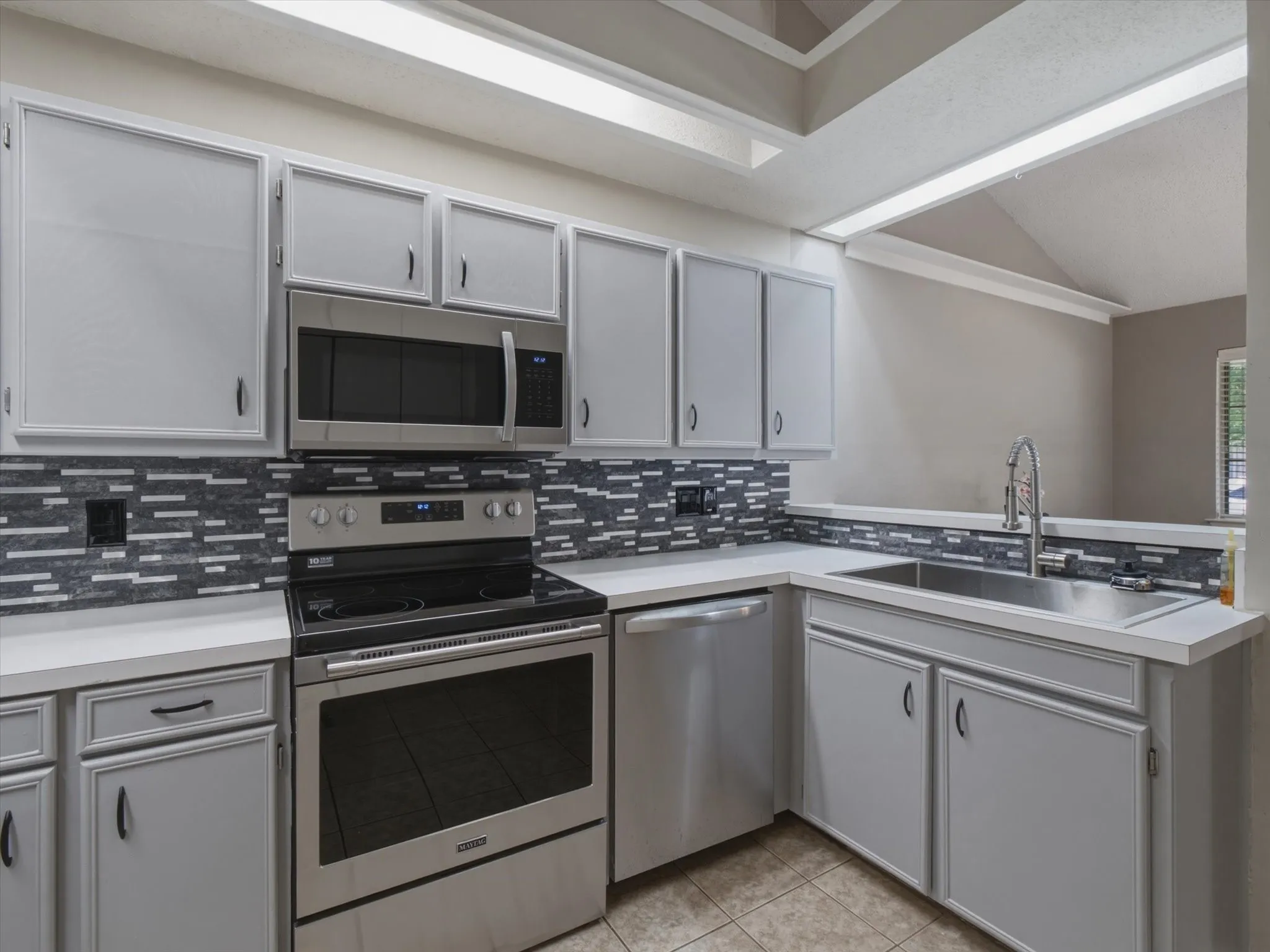 Single Family Residence For Sale in Denton County , 538 Harvest Hill Street, Lewisville, Texas 75067, 2 Bedroom, 1 Bathroom, Garage spaces, 1,143 Sqft, built in 1983, mls#21345714, Real Estate Agent in Lewisville, Homes For Sale in Denton county, Homes For Sale in Lewisville, Realtor in Lewisville Texas, Real Estate Brokerage Independent Realty Texas, Luminita Cordes Realtor