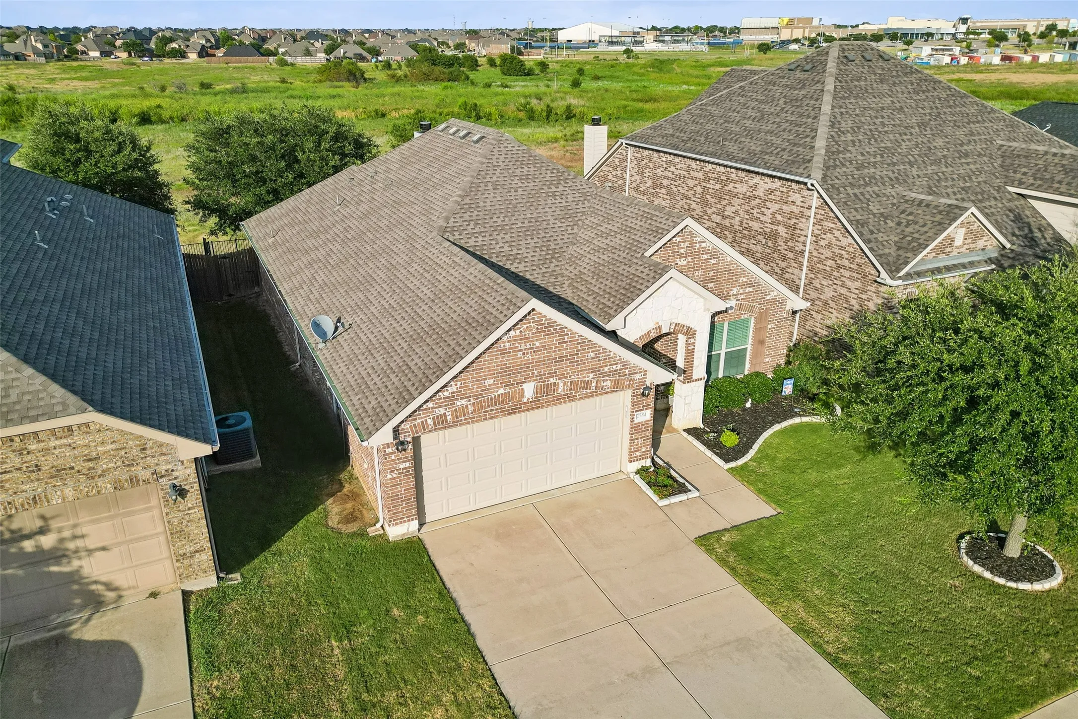 Single Family Residence For Sale in Denton County , 2784 Morning Song Drive, Little Elm, Texas 75068, 4 Bedroom, 2 Bathroom, 2 Garage spaces, 1,888 Sqft, built in 2013, mls#21345404, Real Estate Agent in Little Elm, Homes For Sale in Denton county, Homes For Sale in Little Elm, Realtor in Little Elm Texas, Real Estate Brokerage Independent Realty Texas, Luminita Cordes Realtor