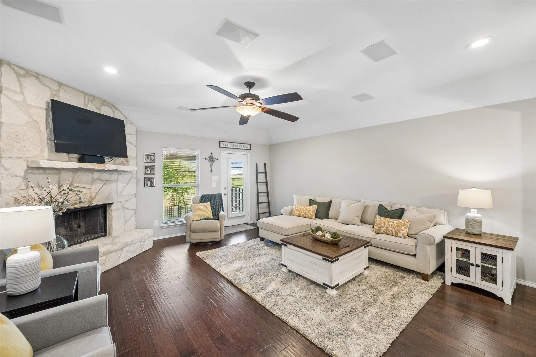 Single Family Residence For Sale in Denton County , 2784 Morning Song Drive, Little Elm, Texas 75068, 4 Bedroom, 2 Bathroom, 2 Garage spaces, 1,888 Sqft, built in 2013, mls#21345404, Real Estate Agent in Little Elm, Homes For Sale in Denton county, Homes For Sale in Little Elm, Realtor in Little Elm Texas, Real Estate Brokerage Independent Realty Texas, Luminita Cordes Realtor
