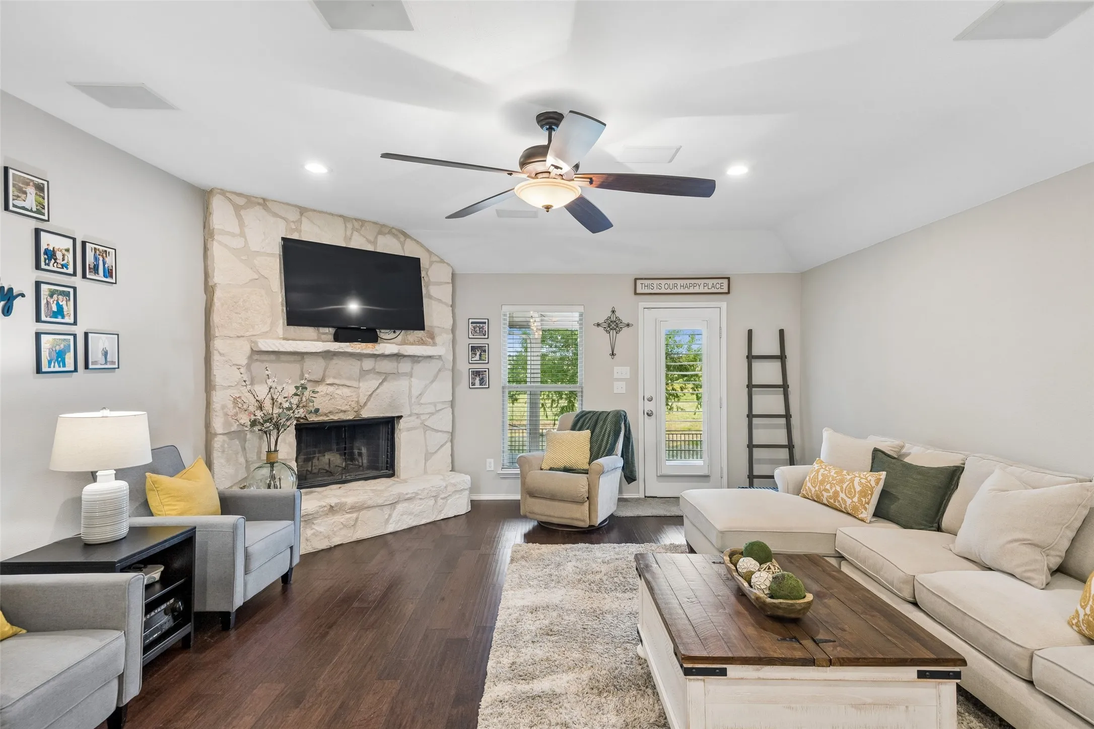 Single Family Residence For Sale in Denton County , 2784 Morning Song Drive, Little Elm, Texas 75068, 4 Bedroom, 2 Bathroom, 2 Garage spaces, 1,888 Sqft, built in 2013, mls#21345404, Real Estate Agent in Little Elm, Homes For Sale in Denton county, Homes For Sale in Little Elm, Realtor in Little Elm Texas, Real Estate Brokerage Independent Realty Texas, Luminita Cordes Realtor