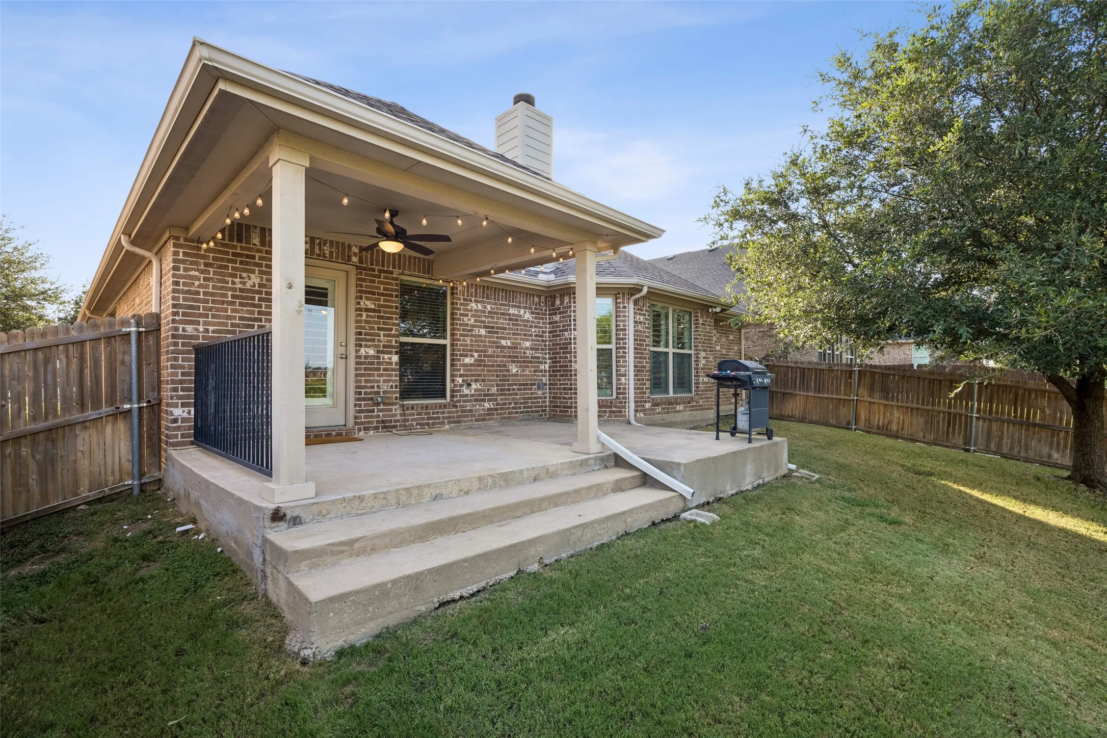 Single Family Residence For Sale in Denton County , 2784 Morning Song Drive, Little Elm, Texas 75068, 4 Bedroom, 2 Bathroom, 2 Garage spaces, 1,888 Sqft, built in 2013, mls#21345404, Real Estate Agent in Little Elm, Homes For Sale in Denton county, Homes For Sale in Little Elm, Realtor in Little Elm Texas, Real Estate Brokerage Independent Realty Texas, Luminita Cordes Realtor