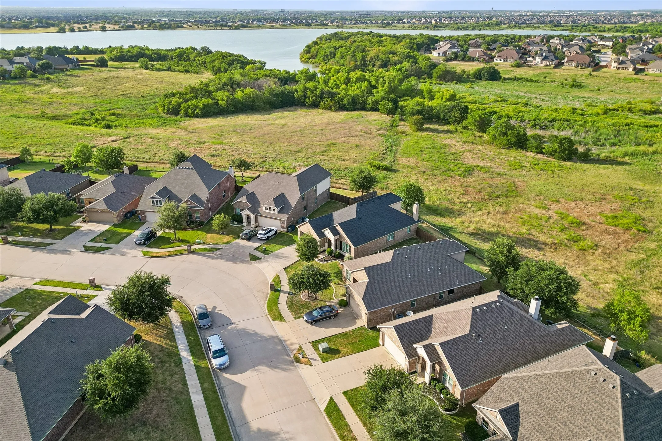 Single Family Residence For Sale in Denton County , 2784 Morning Song Drive, Little Elm, Texas 75068, 4 Bedroom, 2 Bathroom, 2 Garage spaces, 1,888 Sqft, built in 2013, mls#21345404, Real Estate Agent in Little Elm, Homes For Sale in Denton county, Homes For Sale in Little Elm, Realtor in Little Elm Texas, Real Estate Brokerage Independent Realty Texas, Luminita Cordes Realtor