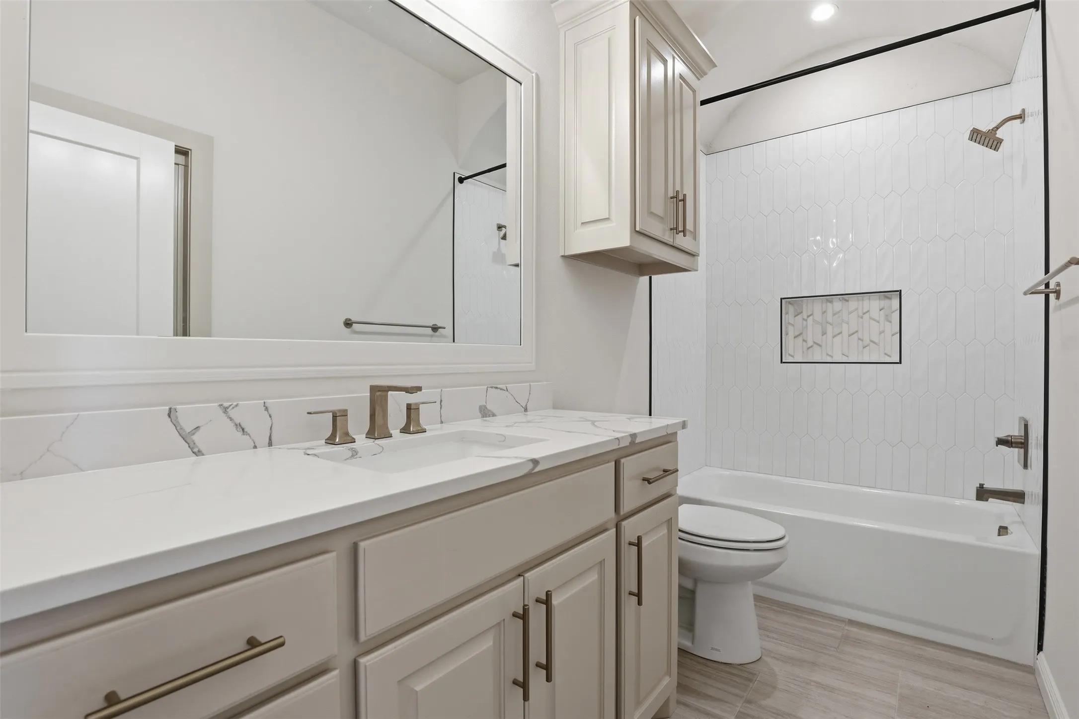 Single Family Residence For Sale in Somervell County , 117 Eagle Court, Glen Rose, Texas 76077, 4 Bedrooms, 2 Bathrooms, 3 Garage spaces, 2,060 Sqft, built in 2024, Price $559,000, mls#21345374, Real Estate Agent in Glen Rose, Homes For Sale in Somervell county, Homes For Sale in Glen Rose, Realtor in Glen Rose Texas, Real Estate Brokerage Independent Realty Texas, Luminita Cordes Realtor