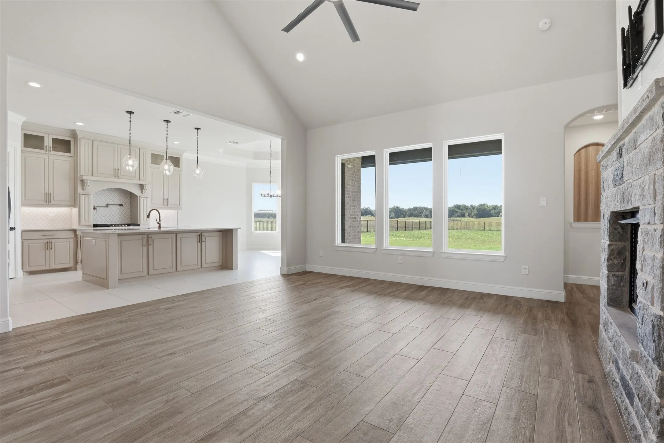 Single Family Residence For Sale in Somervell County , 117 Eagle Court, Glen Rose, Texas 76077, 4 Bedrooms, 2 Bathrooms, 3 Garage spaces, 2,060 Sqft, built in 2024, Price $559,000, mls#21345374, Real Estate Agent in Glen Rose, Homes For Sale in Somervell county, Homes For Sale in Glen Rose, Realtor in Glen Rose Texas, Real Estate Brokerage Independent Realty Texas, Luminita Cordes Realtor