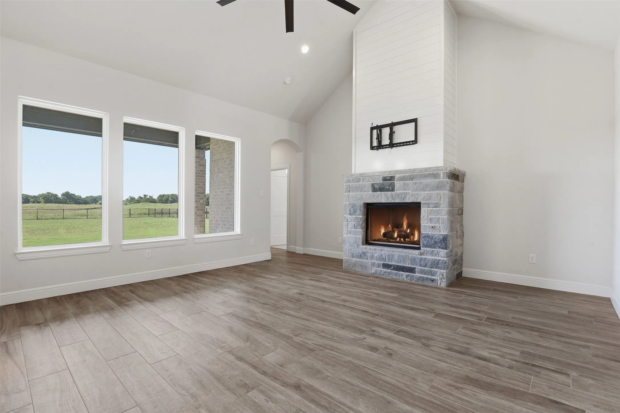 Single Family Residence For Sale in Somervell County , 117 Eagle Court, Glen Rose, Texas 76077, 4 Bedrooms, 2 Bathrooms, 3 Garage spaces, 2,060 Sqft, built in 2024, Price $559,000, mls#21345374, Real Estate Agent in Glen Rose, Homes For Sale in Somervell county, Homes For Sale in Glen Rose, Realtor in Glen Rose Texas, Real Estate Brokerage Independent Realty Texas, Luminita Cordes Realtor