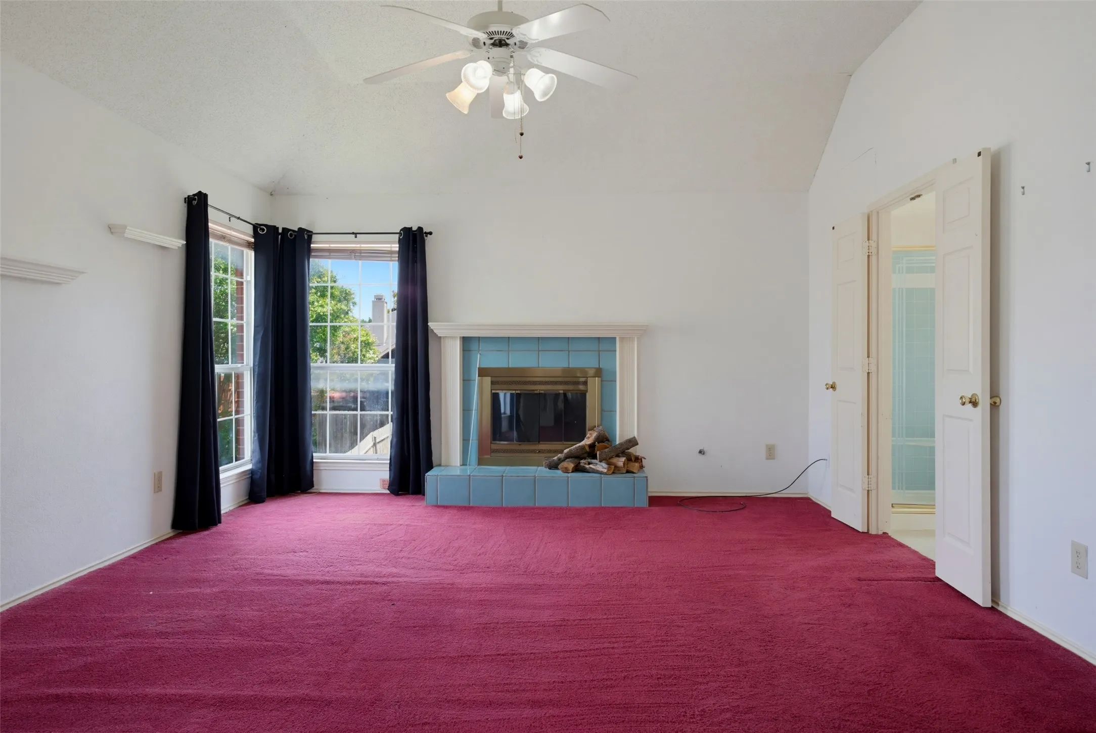 A nice cozy fire may not seem inviting during a Texas Summer but just wait for the Texas Winter. You'll be glad the weather turned frosty & YOU HAVE A FIREPLACE IN YOUR BEDROOM!