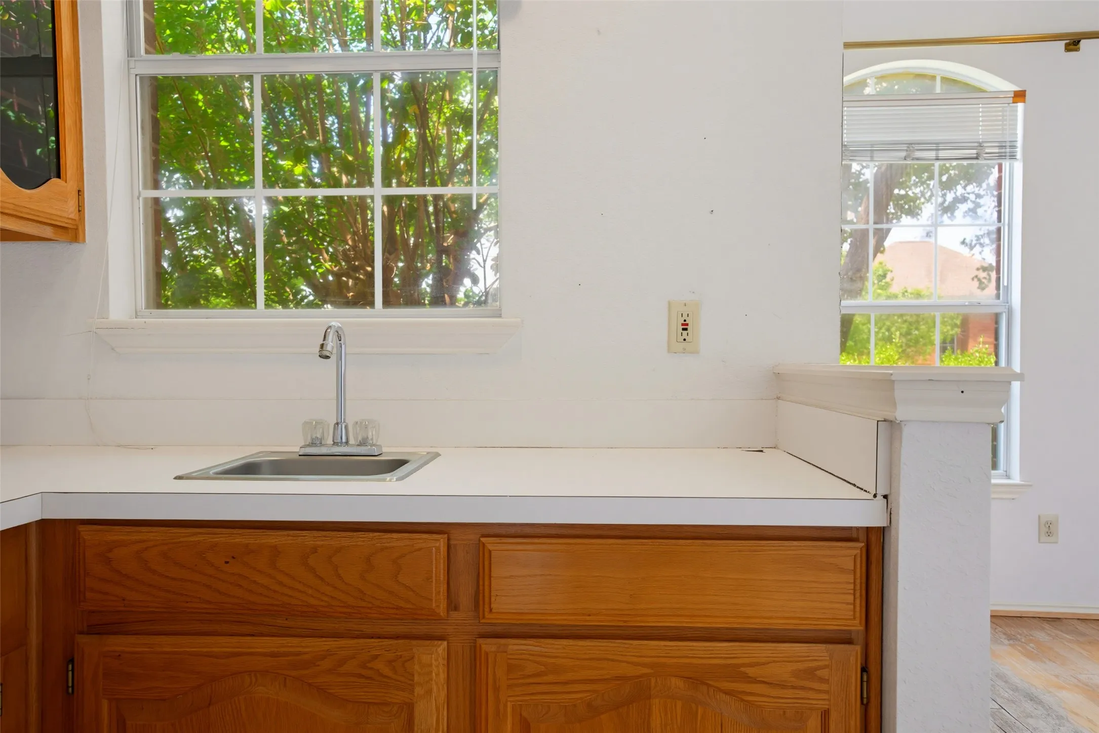 Yes, it's a wet bar, adjacent to the half bath... Could this be where you add a shower & convert the dining room to a guest room?