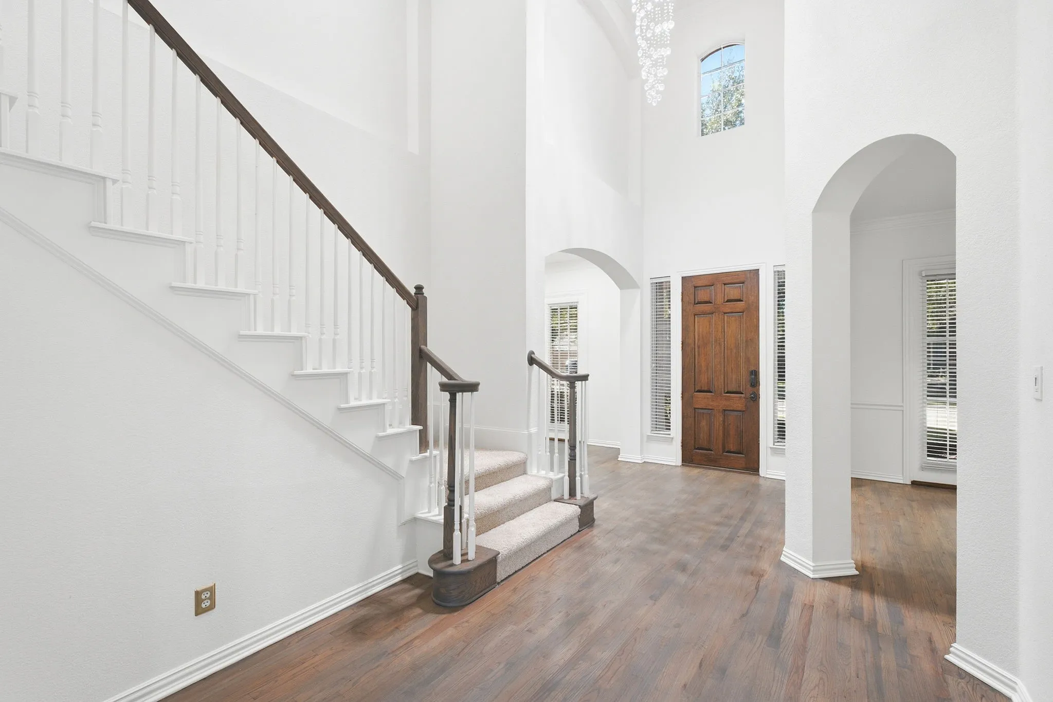 Single Family Residence For Sale in Collin County , 205 Creekside Drive, Murphy, Texas 75094, 5 Bedroom, 5 Bathroom, 3 Garage spaces, 4,327 Sqft, built in 2002, mls#21345273, Real Estate Agent in Murphy, Homes For Sale in Collin county, Homes For Sale in Murphy, Realtor in Murphy Texas, Real Estate Brokerage Independent Realty Texas, Luminita Cordes Realtor