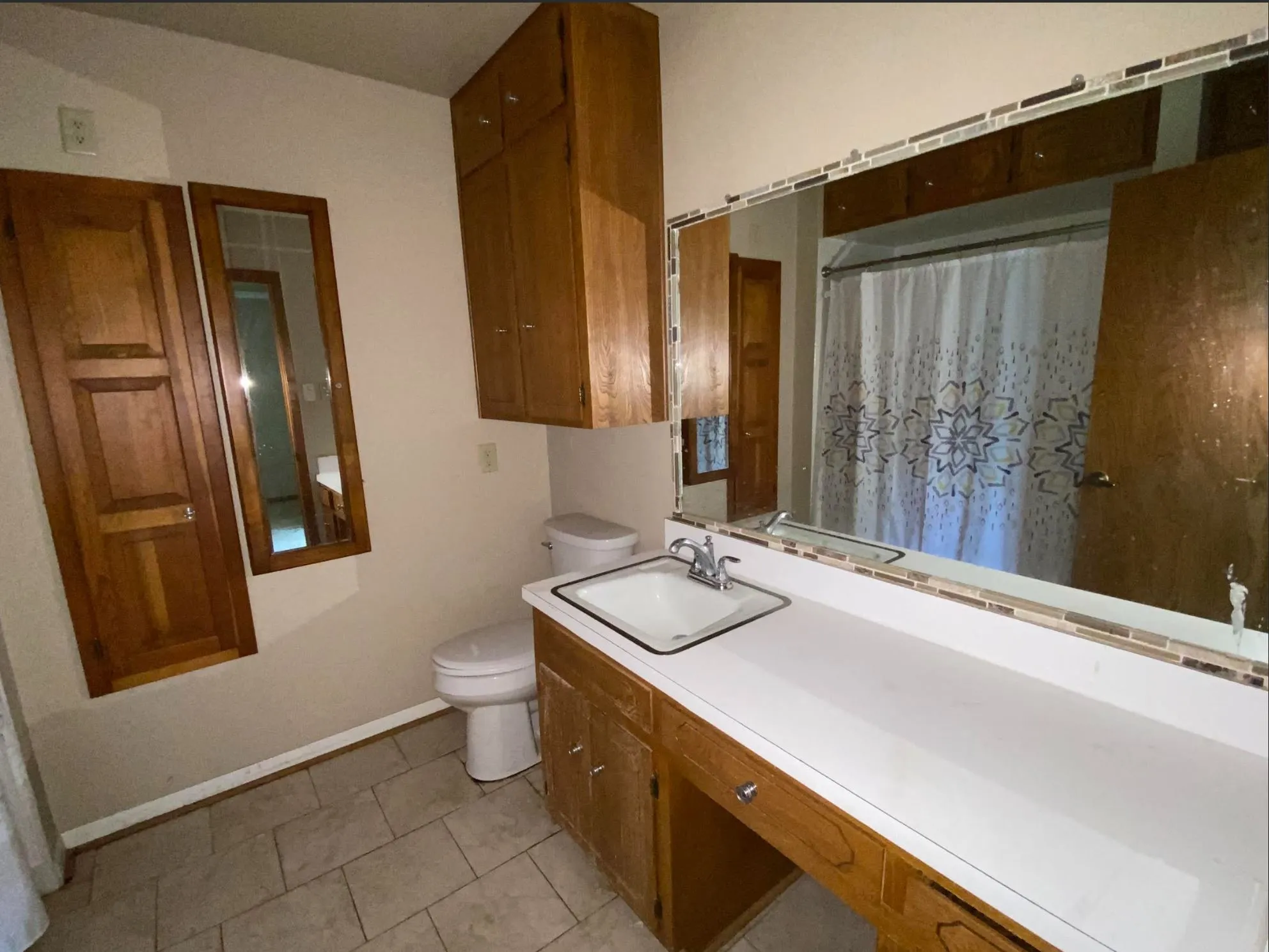 Single Family Residence For Sale in Henderson County , 186 1st Oak Drive, Enchanted Oaks, Texas 75156, 4 Bedroom, 3 Bathroom, 2 Garage spaces, 2,422 Sqft, built in 1979, mls#21341075, Real Estate Agent in Enchanted Oaks, Homes For Sale in Henderson county, Homes For Sale in Enchanted Oaks, Realtor in Enchanted Oaks Texas, Real Estate Brokerage Independent Realty Texas, Luminita Cordes Realtor