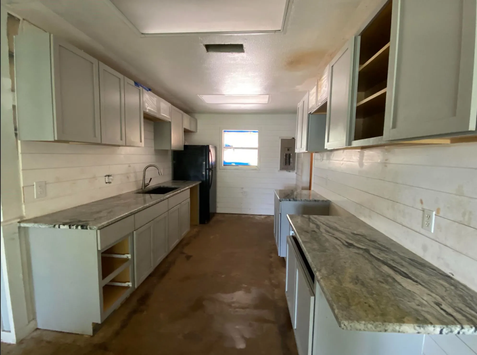 Single Family Residence For Sale in Henderson County , 186 1st Oak Drive, Enchanted Oaks, Texas 75156, 4 Bedroom, 3 Bathroom, 2 Garage spaces, 2,422 Sqft, built in 1979, mls#21341075, Real Estate Agent in Enchanted Oaks, Homes For Sale in Henderson county, Homes For Sale in Enchanted Oaks, Realtor in Enchanted Oaks Texas, Real Estate Brokerage Independent Realty Texas, Luminita Cordes Realtor