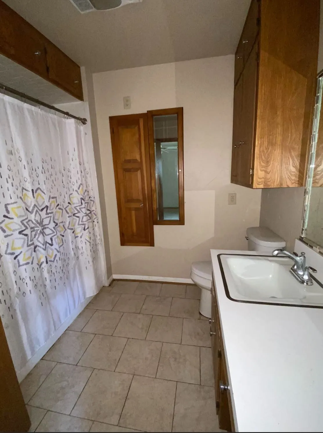 Single Family Residence For Sale in Henderson County , 186 1st Oak Drive, Enchanted Oaks, Texas 75156, 4 Bedroom, 3 Bathroom, 2 Garage spaces, 2,422 Sqft, built in 1979, mls#21341075, Real Estate Agent in Enchanted Oaks, Homes For Sale in Henderson county, Homes For Sale in Enchanted Oaks, Realtor in Enchanted Oaks Texas, Real Estate Brokerage Independent Realty Texas, Luminita Cordes Realtor