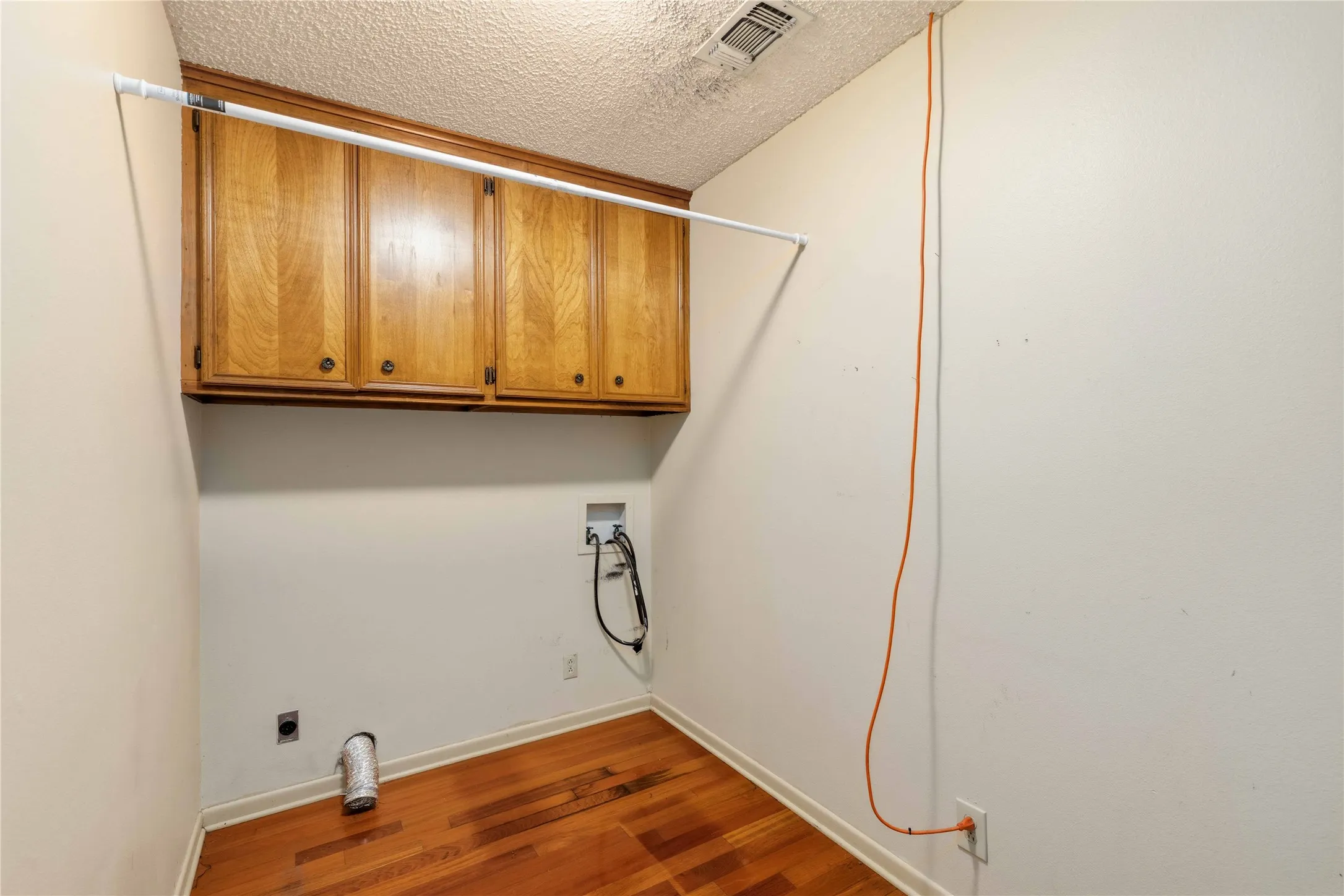 Single Family Residence For Sale in Brown County , 2204 10th Street, Brownwood, Texas 76801, 3 Bedroom, 2 Bathroom, 2 Garage spaces, 1,559 Sqft, built in 1978, mls#21334984, Real Estate Agent in Brownwood, Homes For Sale in Brown county, Homes For Sale in Brownwood, Realtor in Brownwood Texas, Real Estate Brokerage Independent Realty Texas, Luminita Cordes Realtor